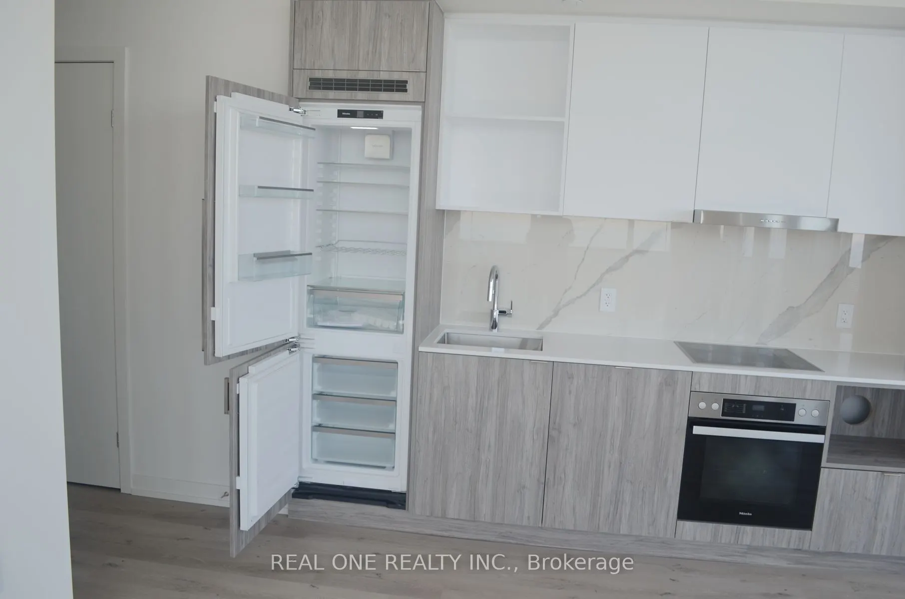 138 Downes Street, #6906