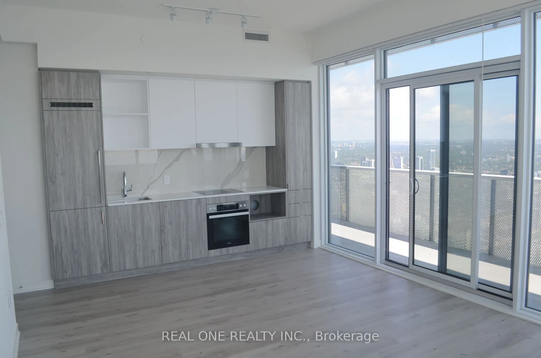 138 Downes Street, #6906