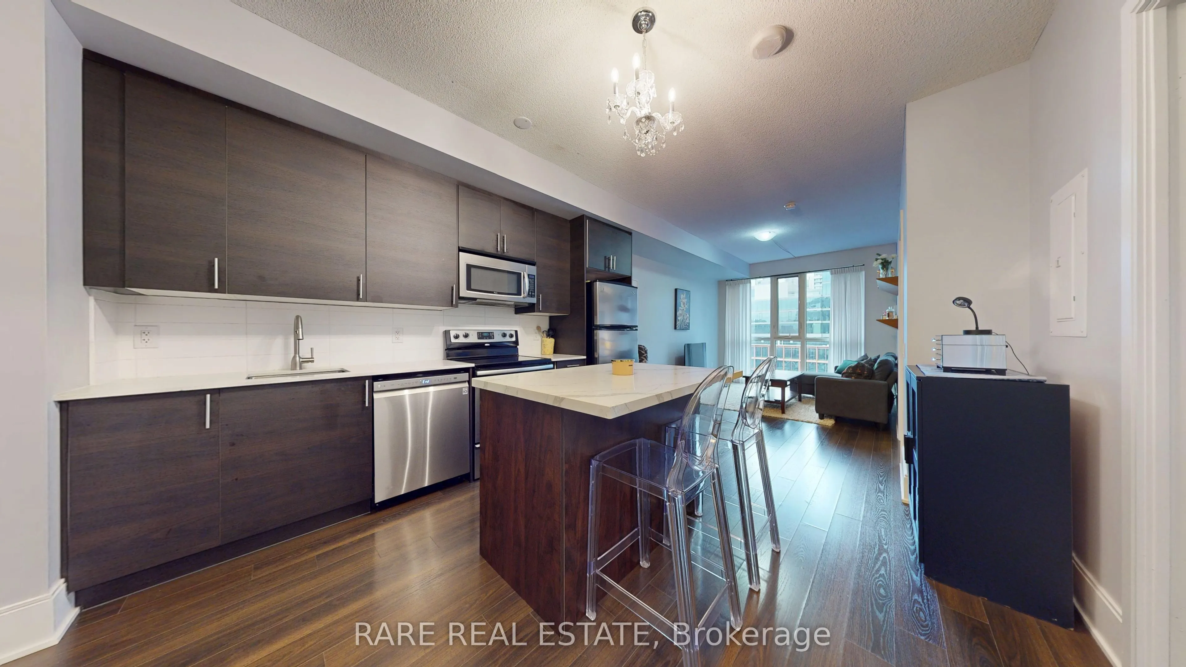 560 Front Street W, #925