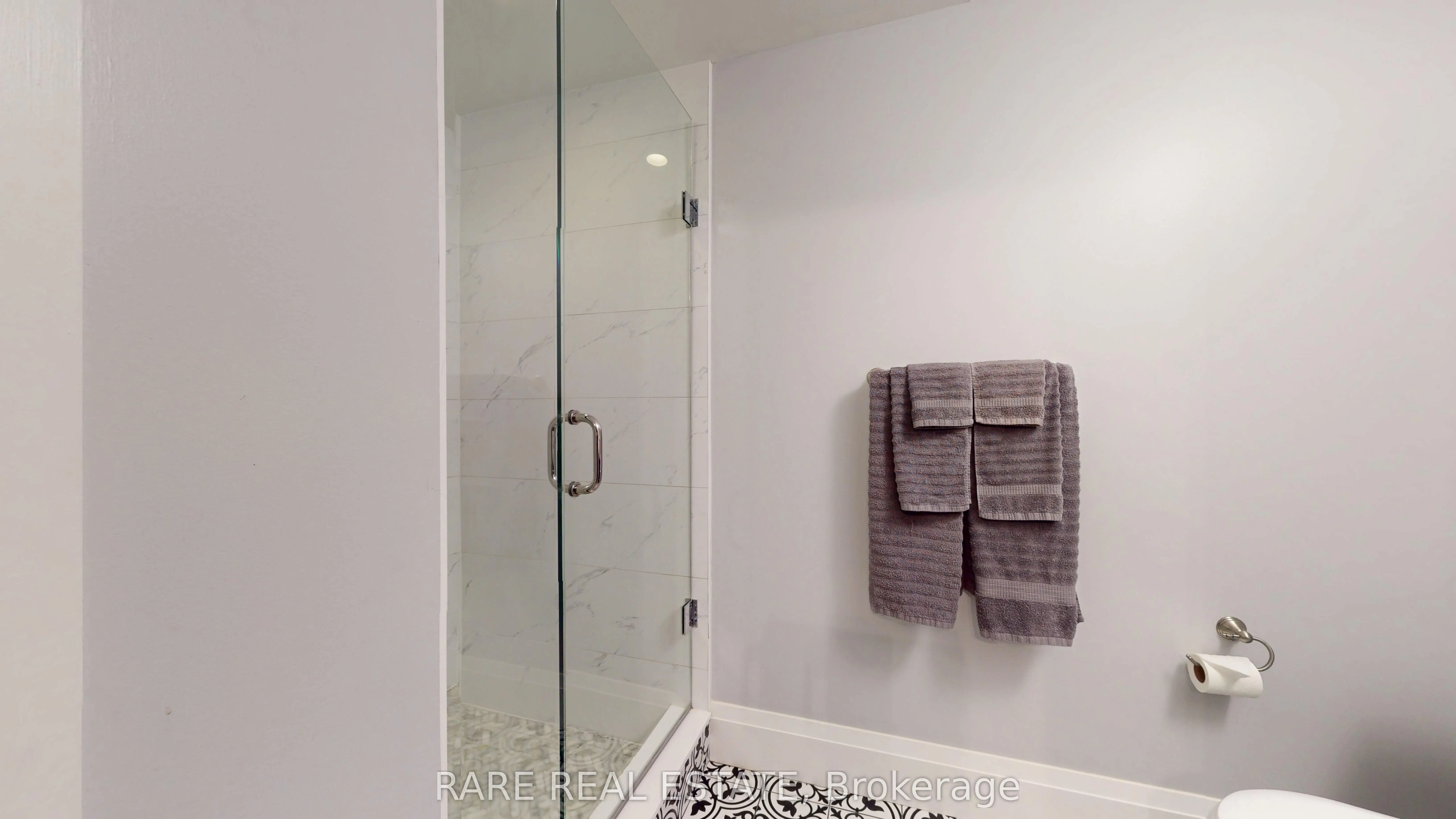 560 Front Street W, #925