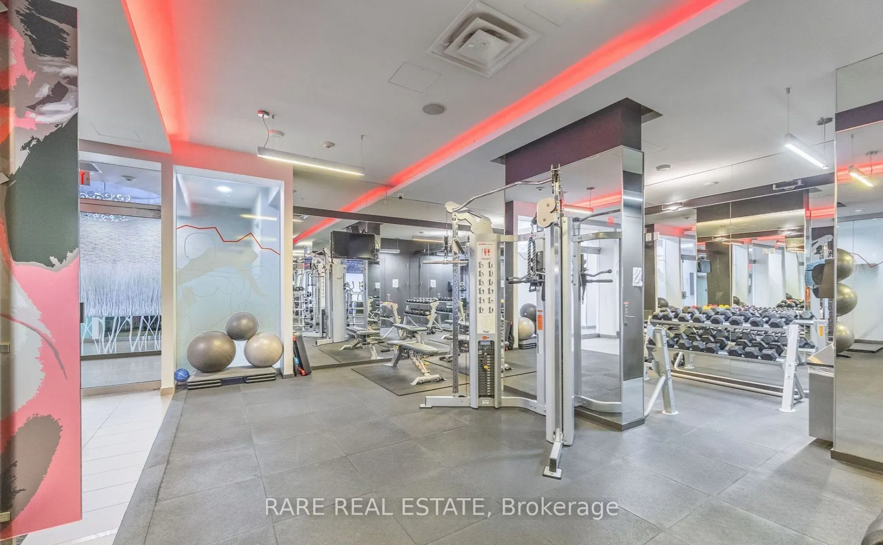560 Front Street W, #925