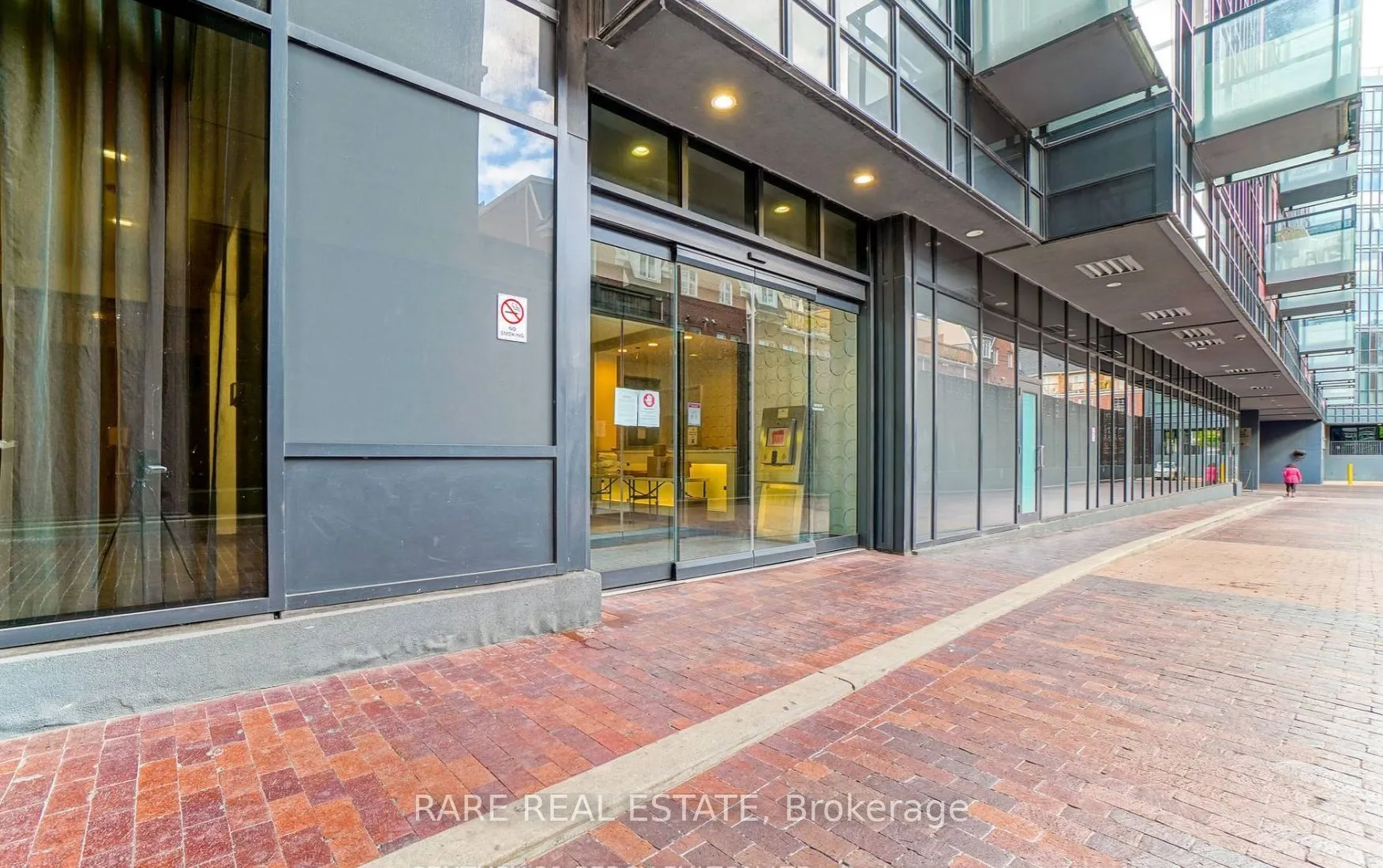 560 Front Street W, #925