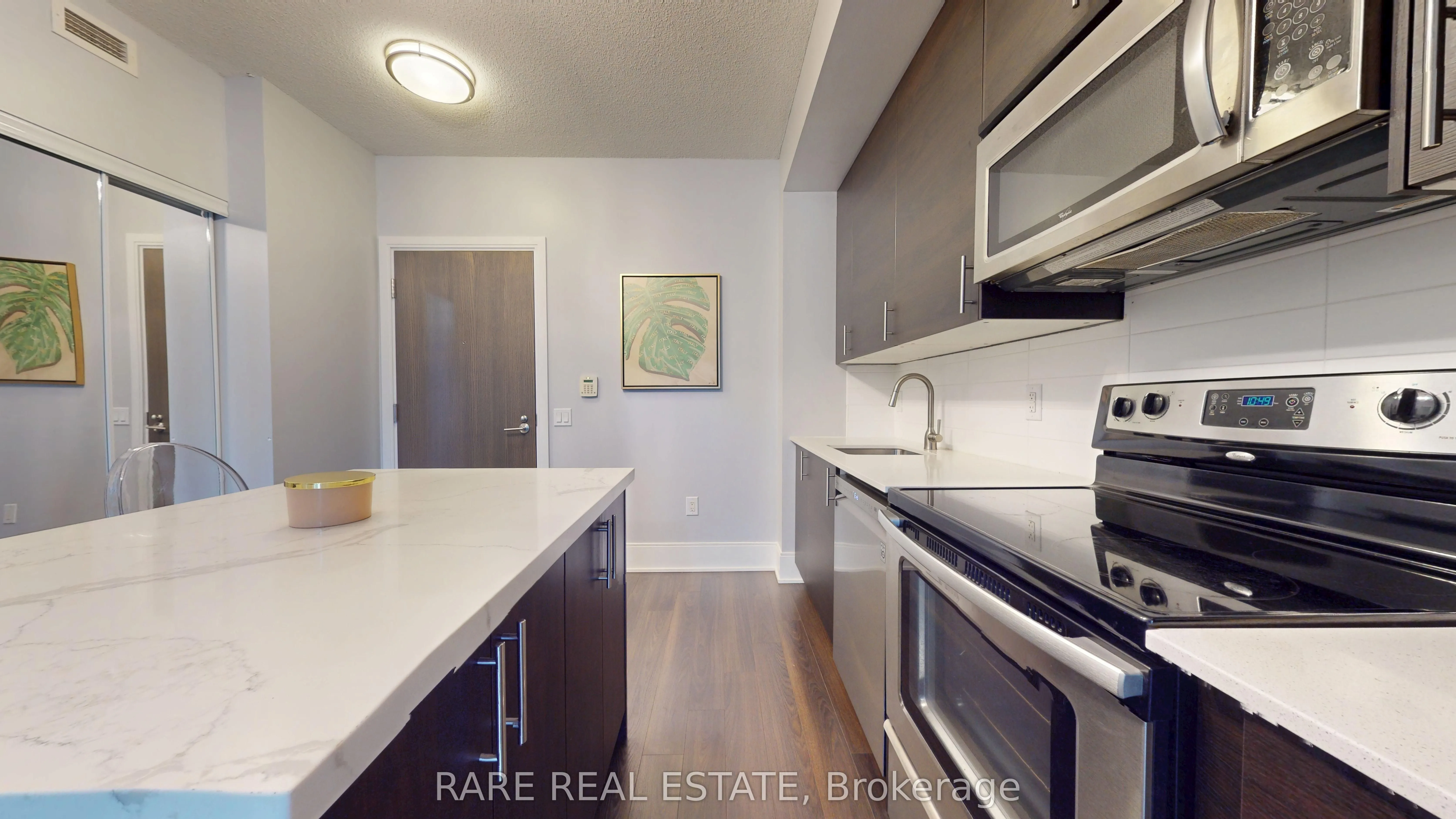 560 Front Street W, #925