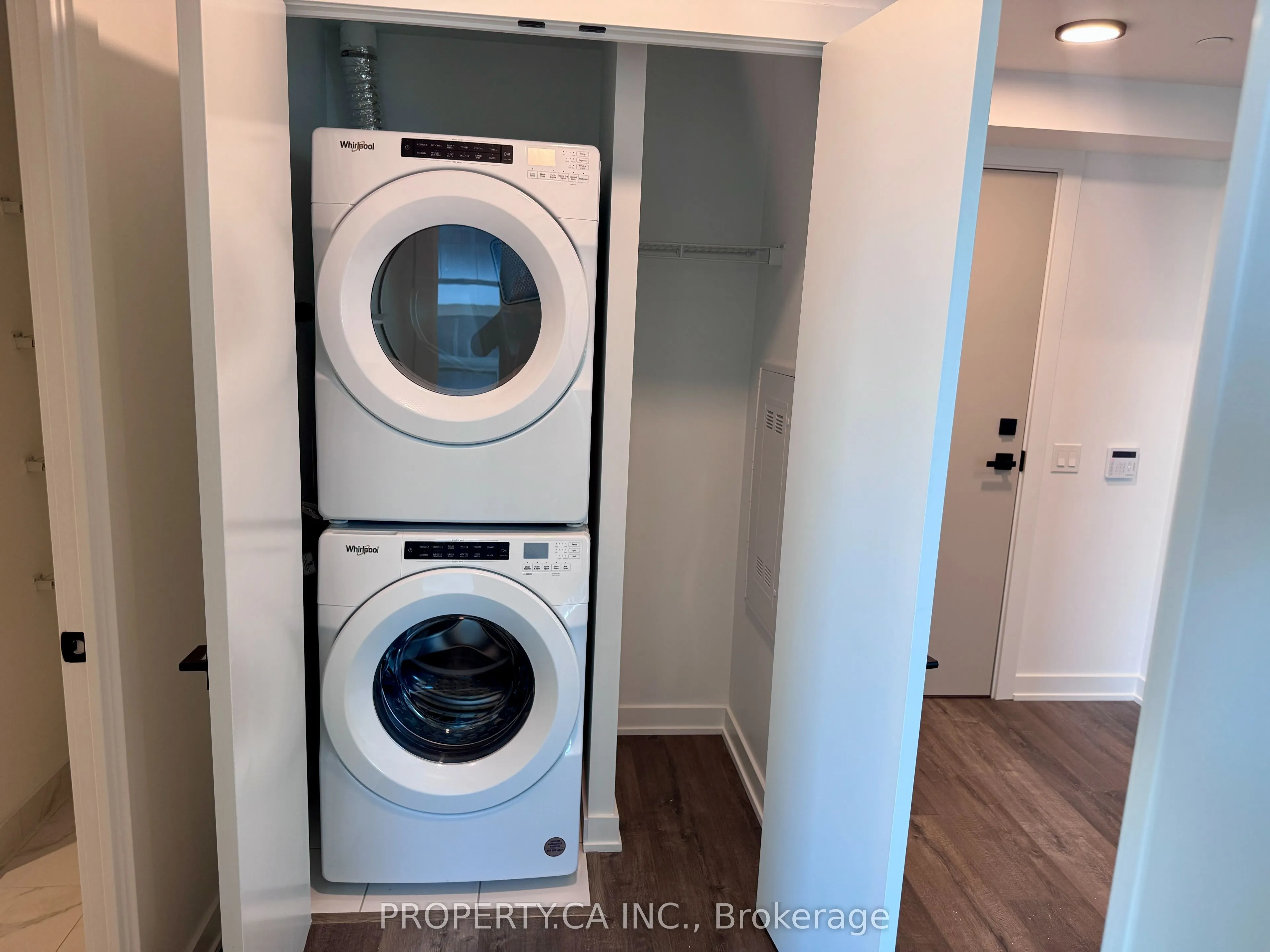 327 King Street W, #2704
