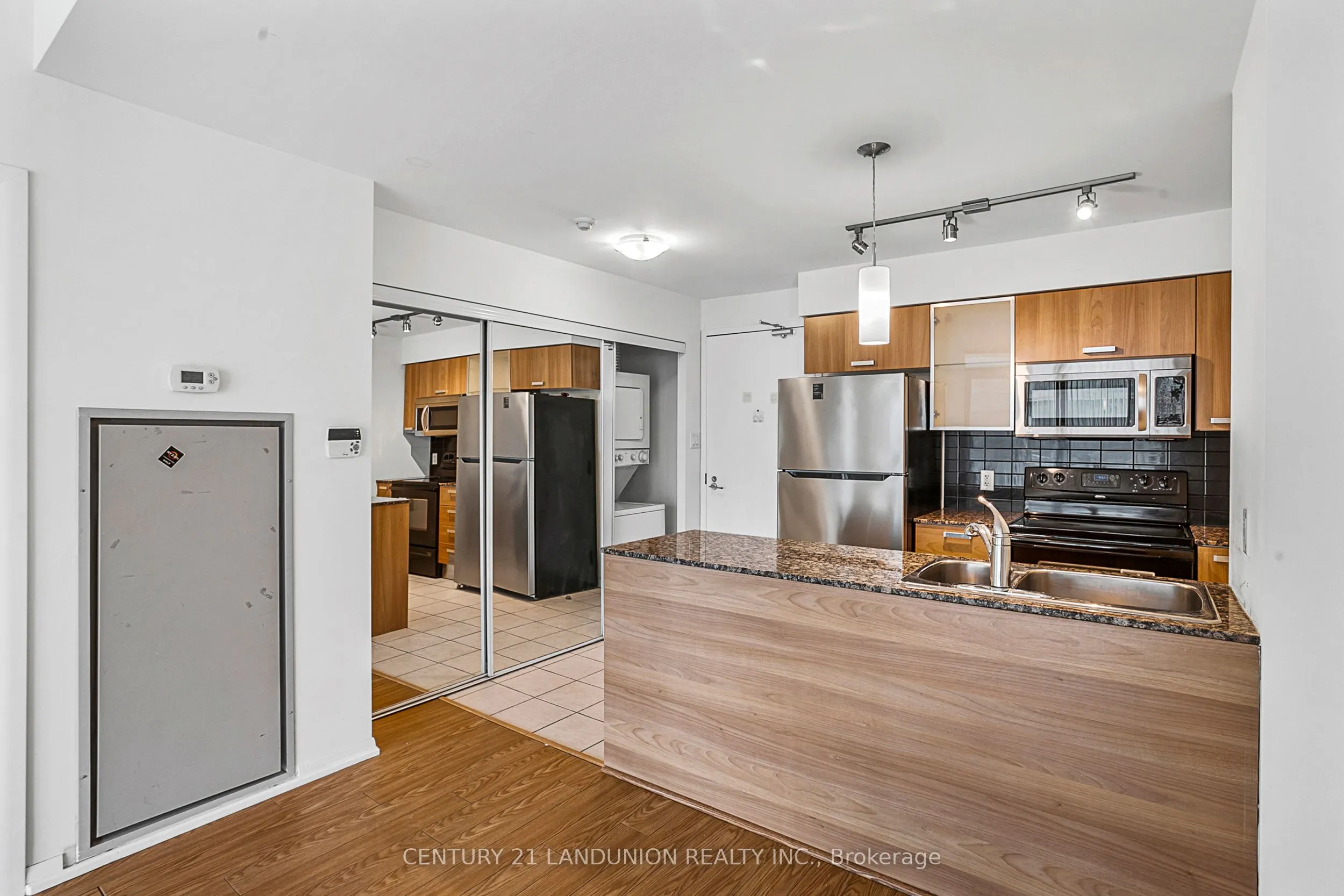 38 Grenville Street, #2801