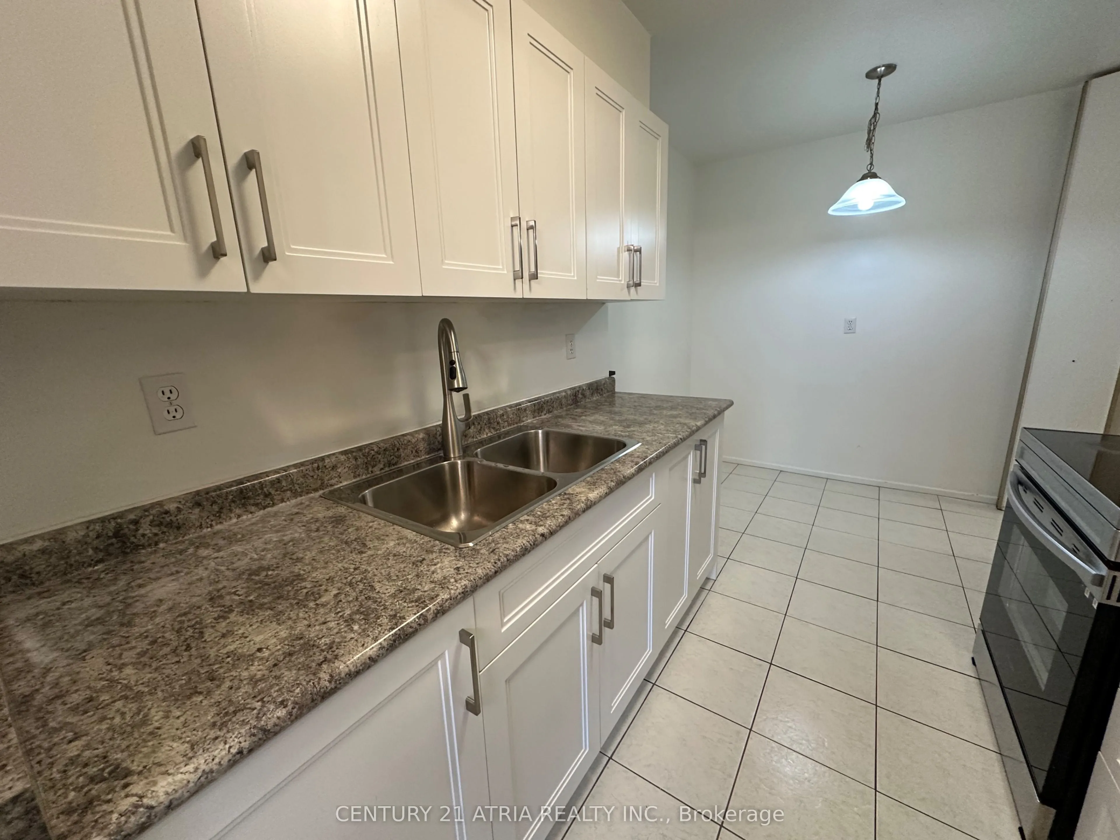 350 Seneca Hill Drive, #814