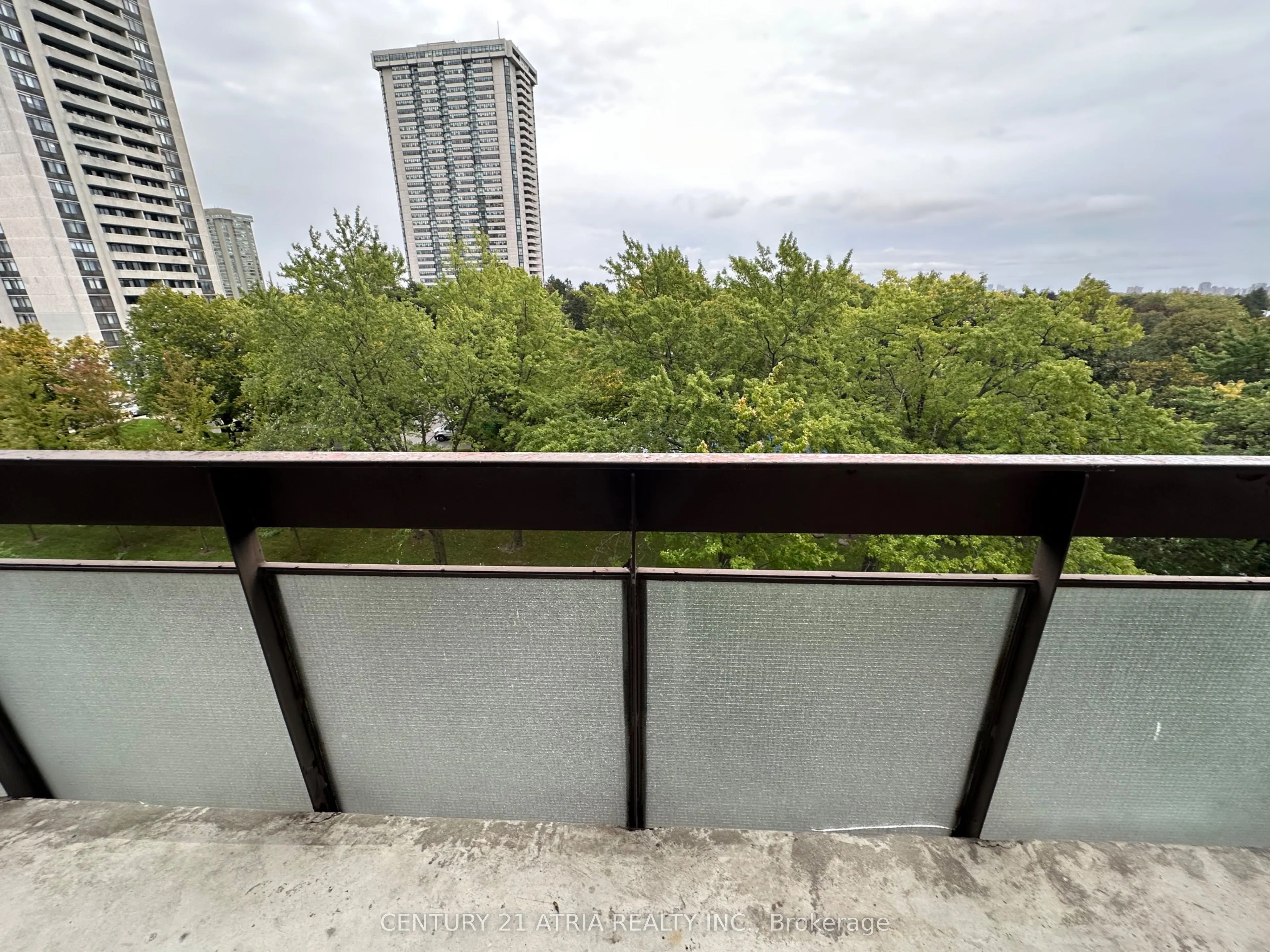 350 Seneca Hill Drive, #814