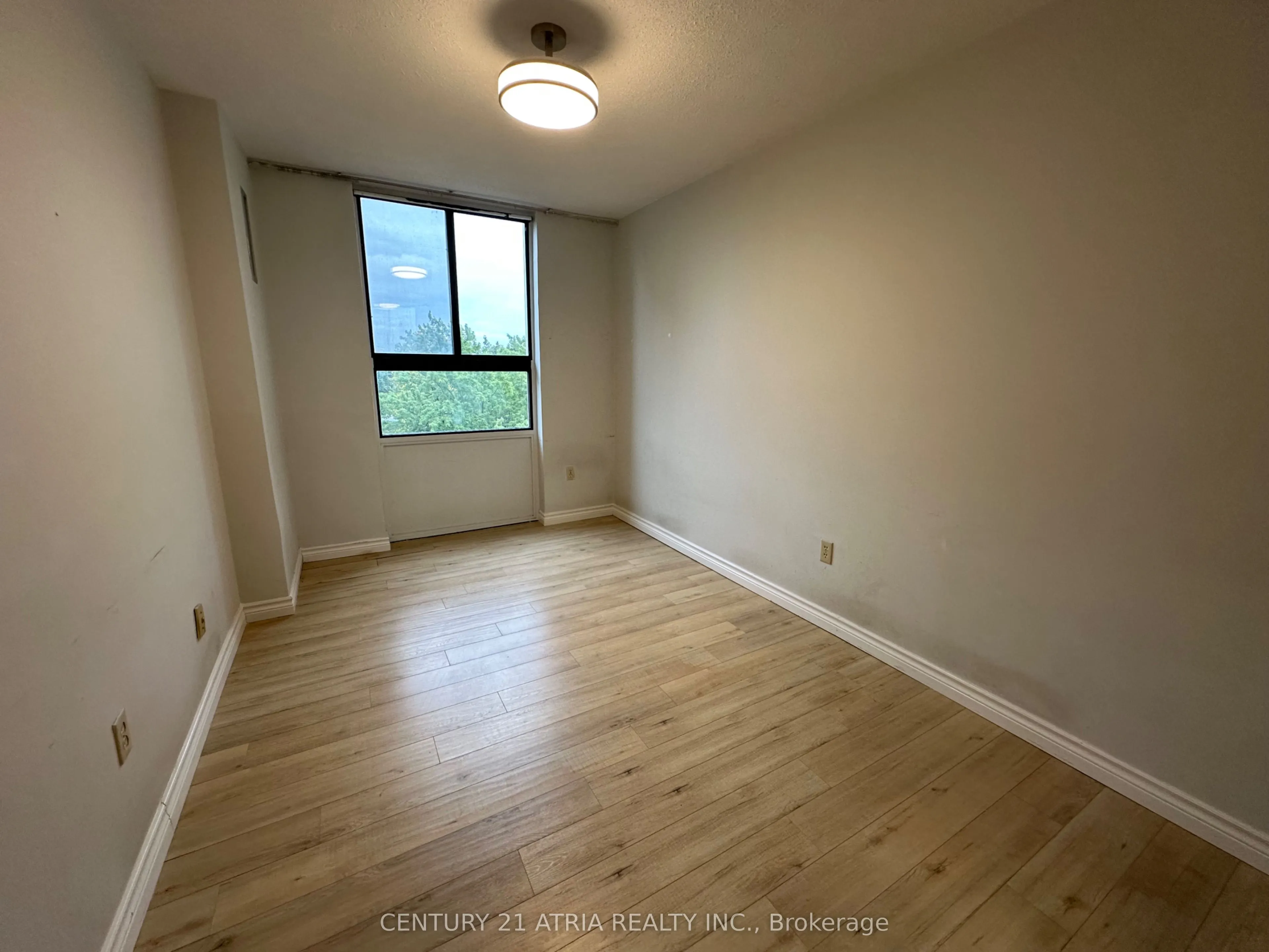 350 Seneca Hill Drive, #814