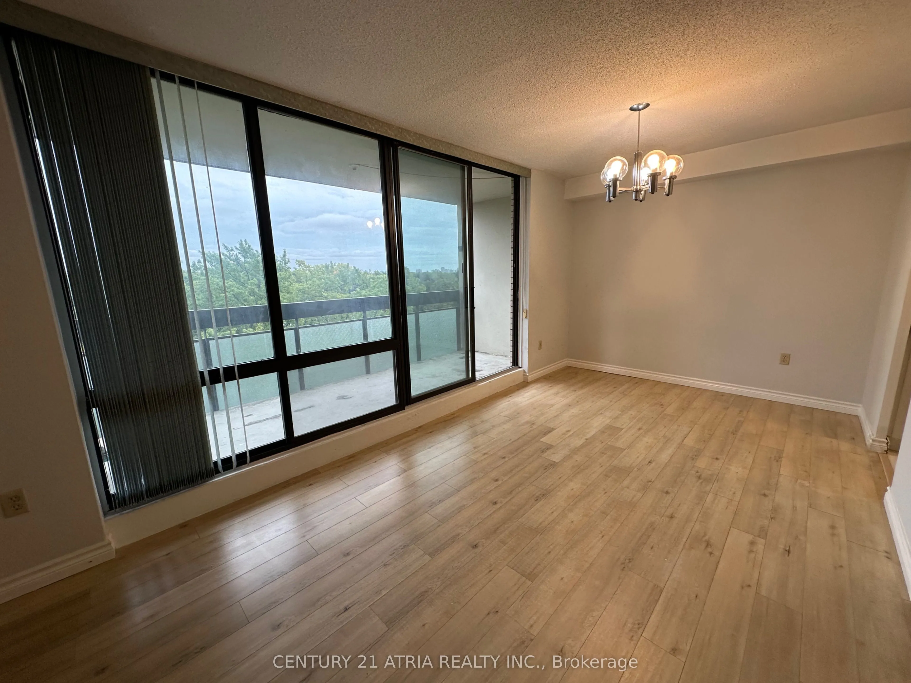 350 Seneca Hill Drive, #814