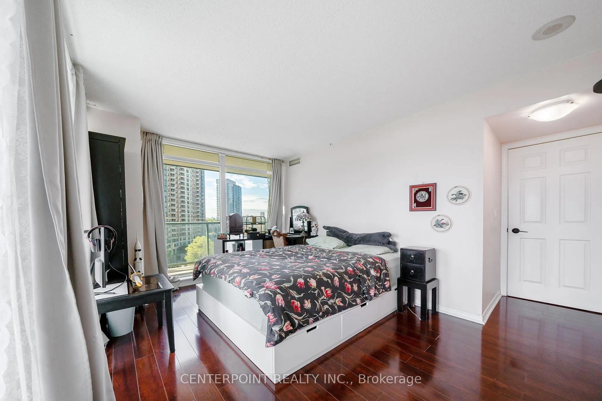 5500 Yonge Street, #708