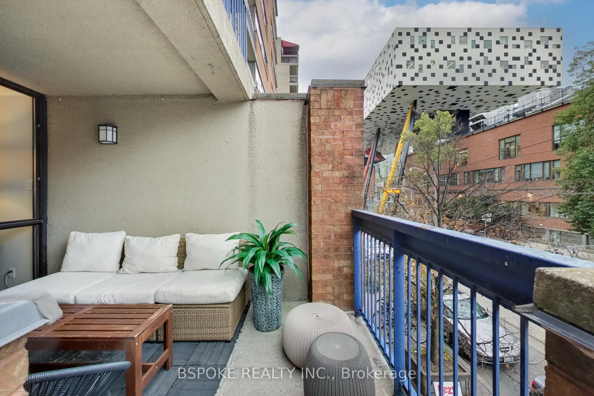 105 McCaul Street, #204