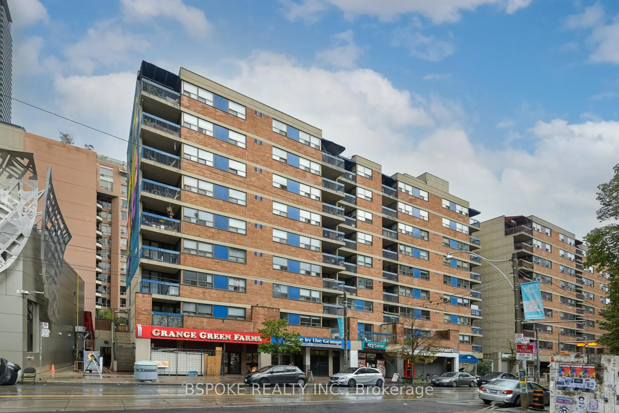 105 McCaul Street, #204