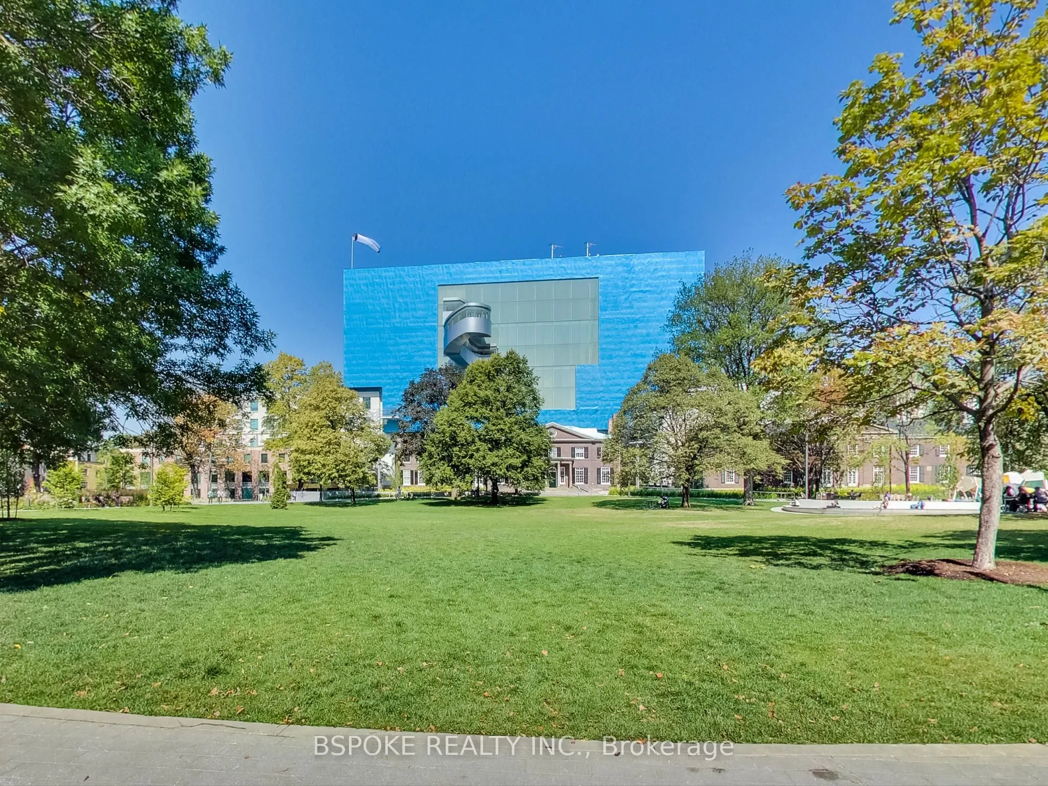 105 McCaul Street, #204
