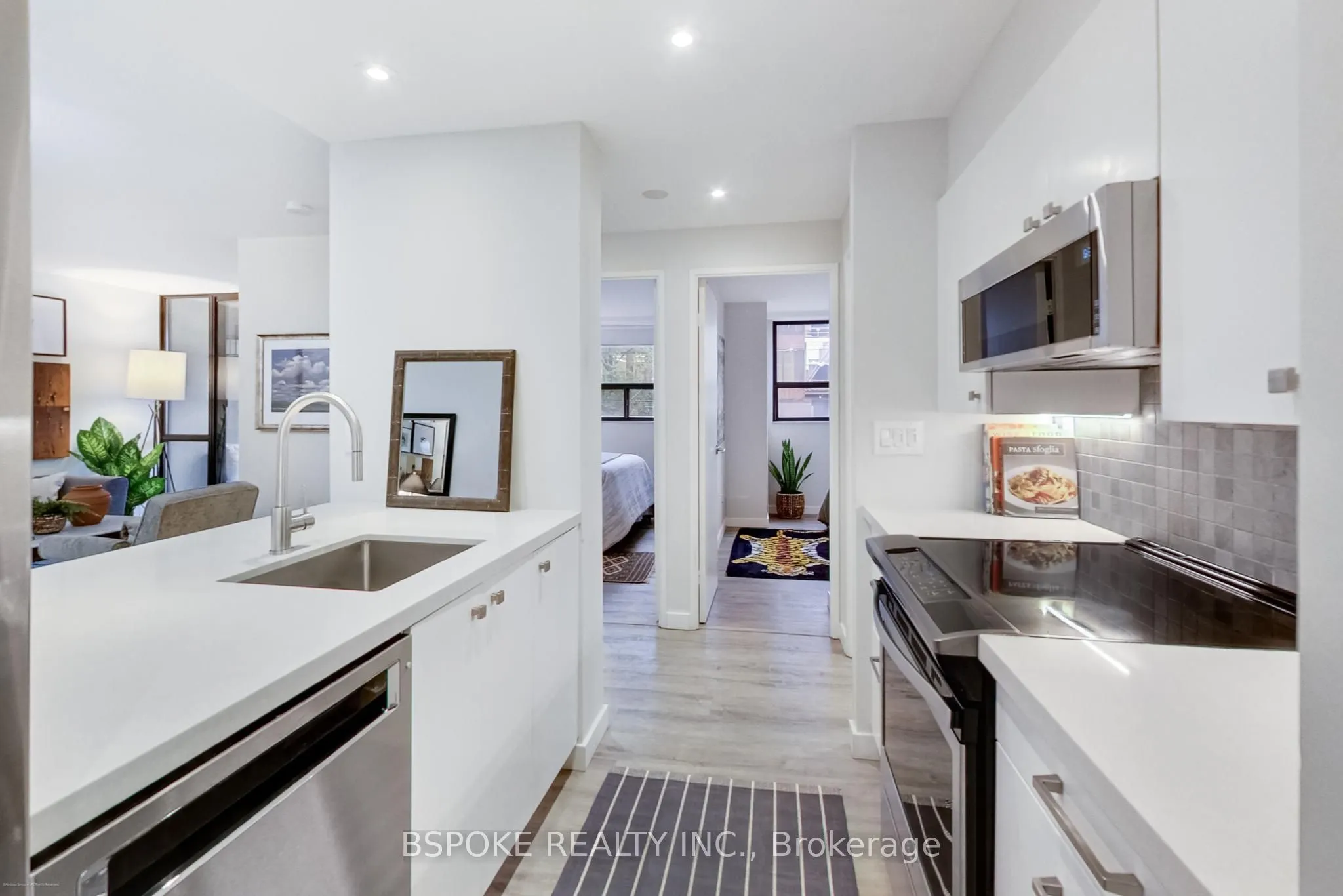 105 McCaul Street, #204