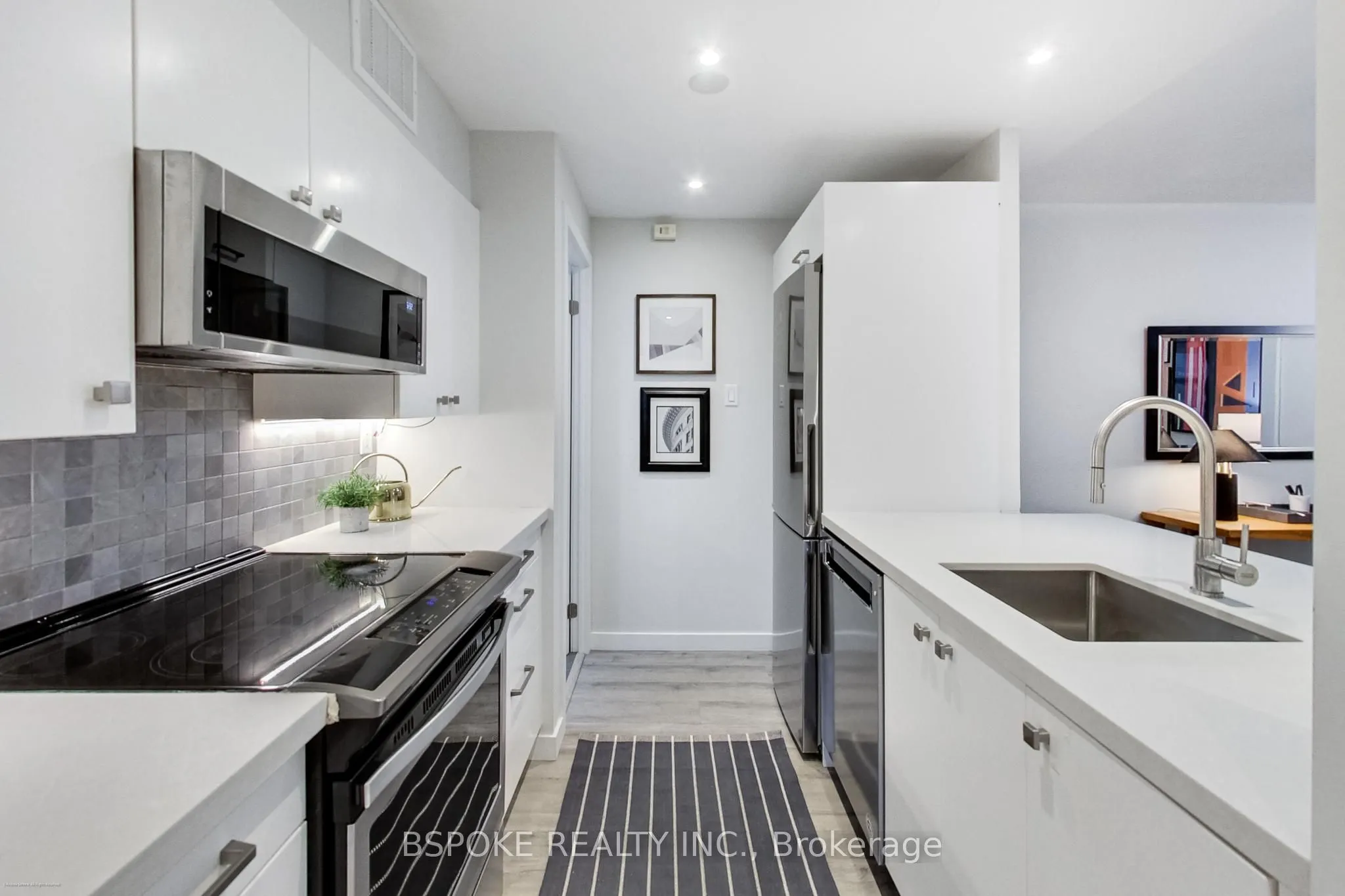 105 McCaul Street, #204