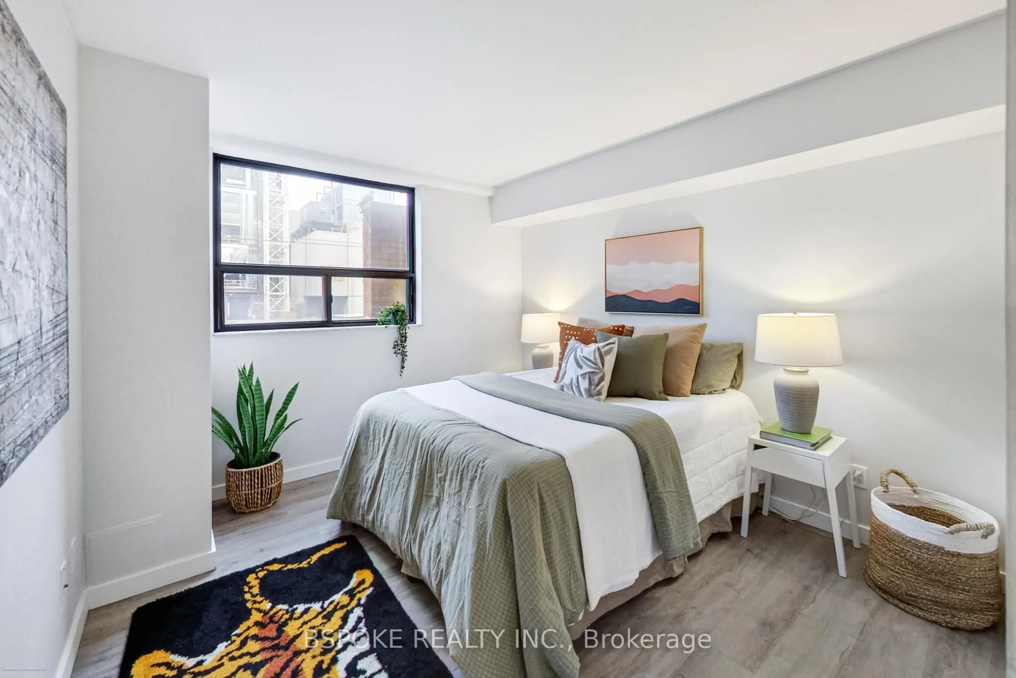 105 McCaul Street, #204