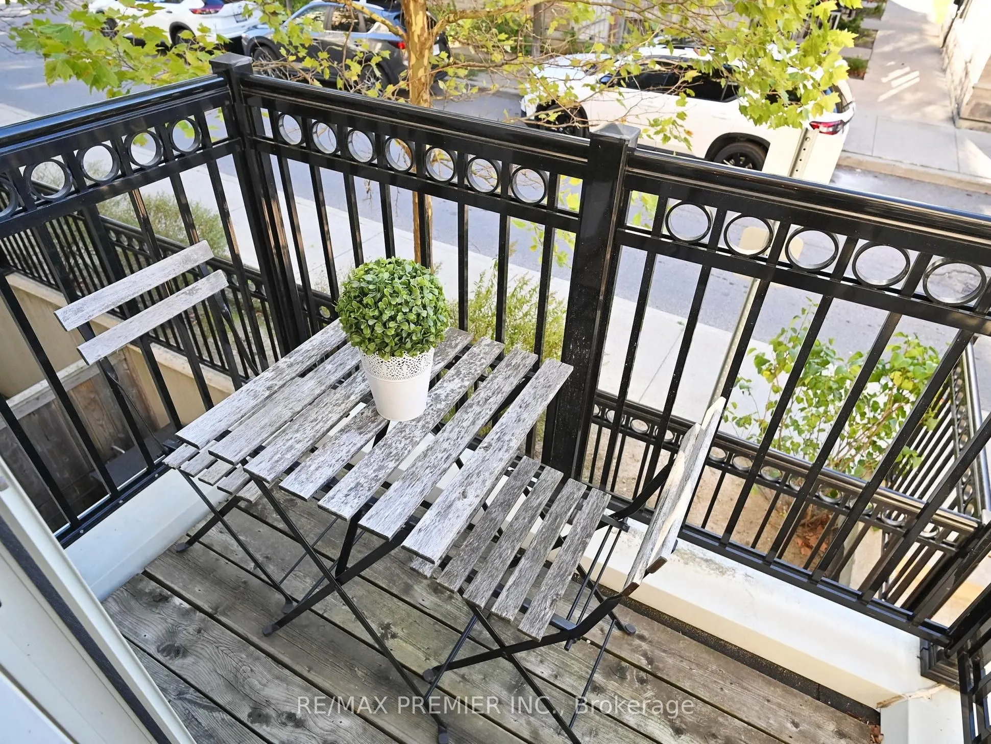 19 Coneflower Crescent, #272