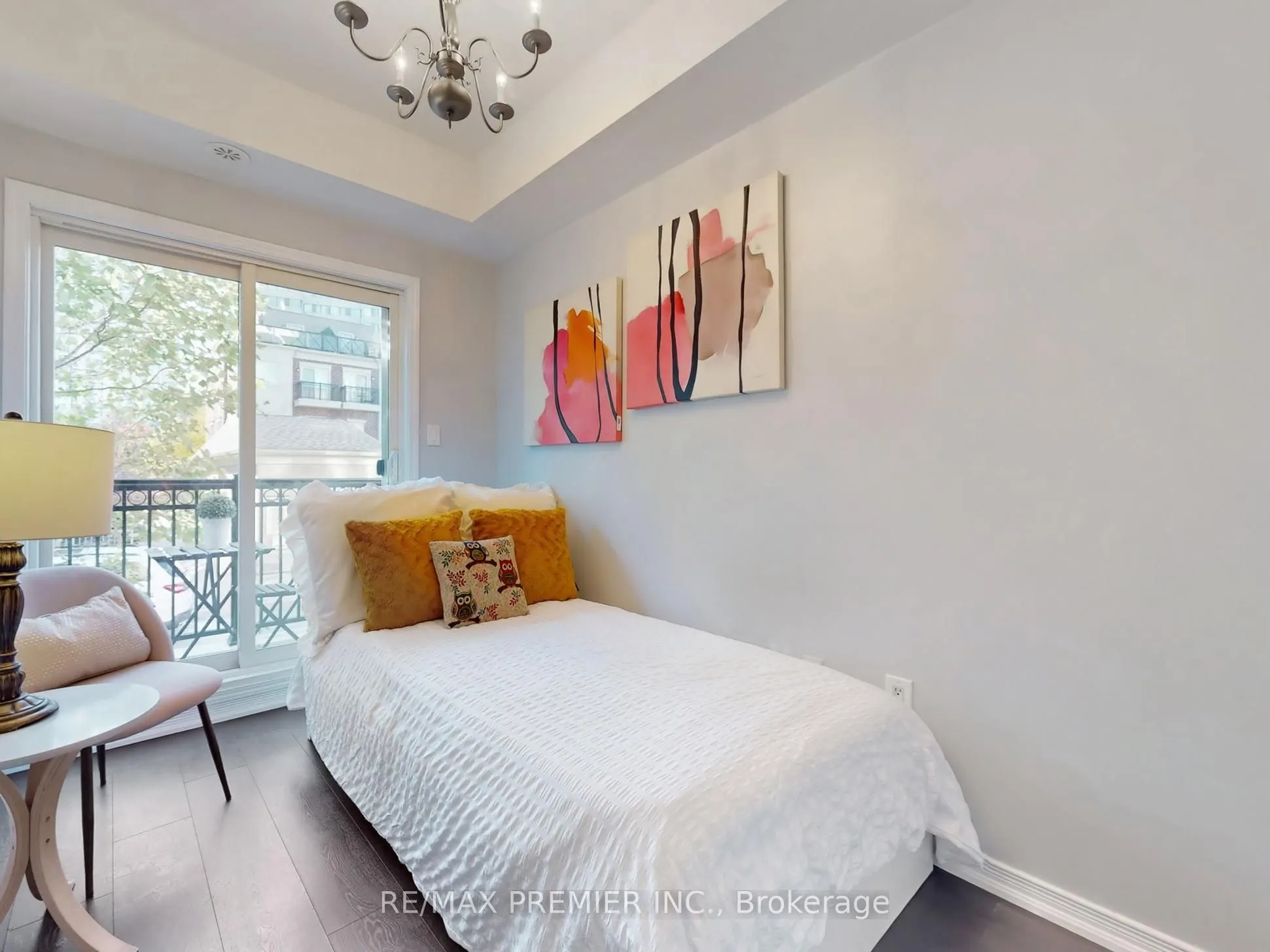 19 Coneflower Crescent, #272