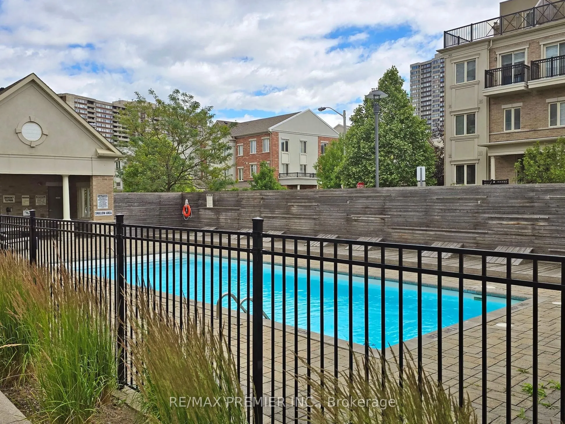 19 Coneflower Crescent, #272
