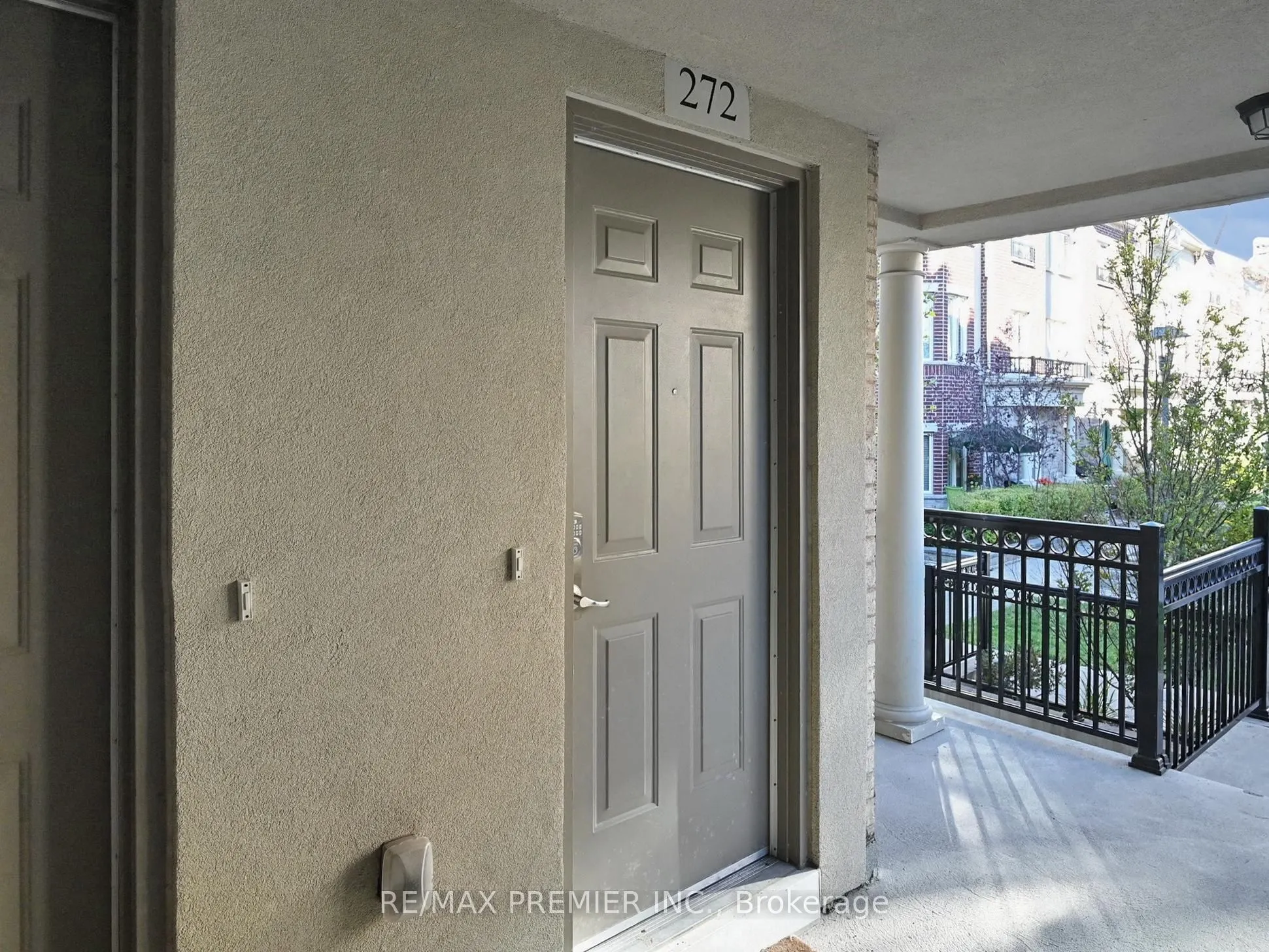 19 Coneflower Crescent, #272