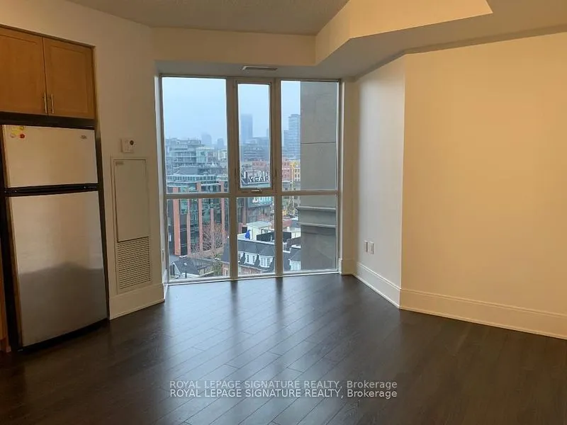 560 Front Street W, #826