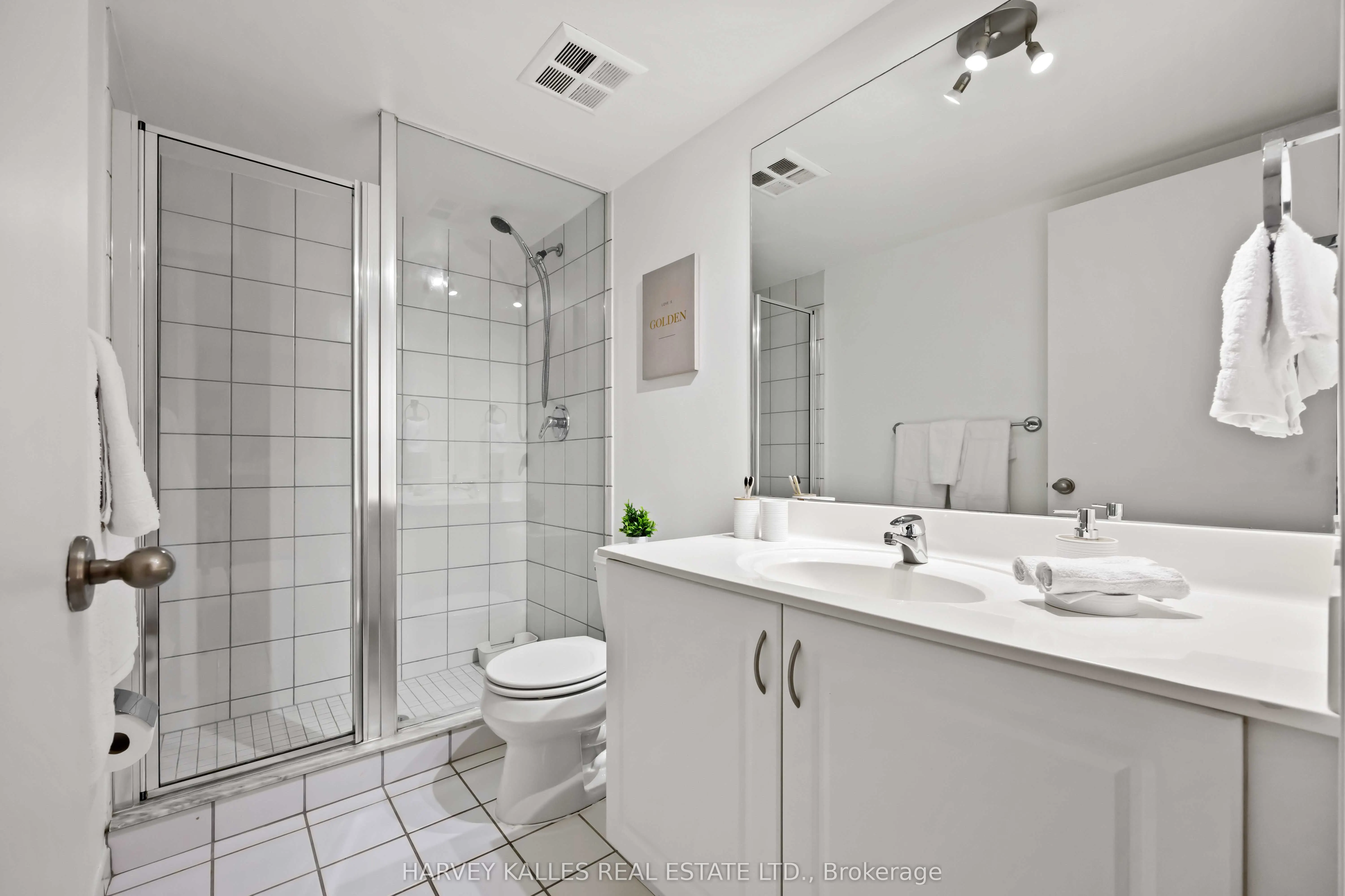 18 Beverley Street, #416