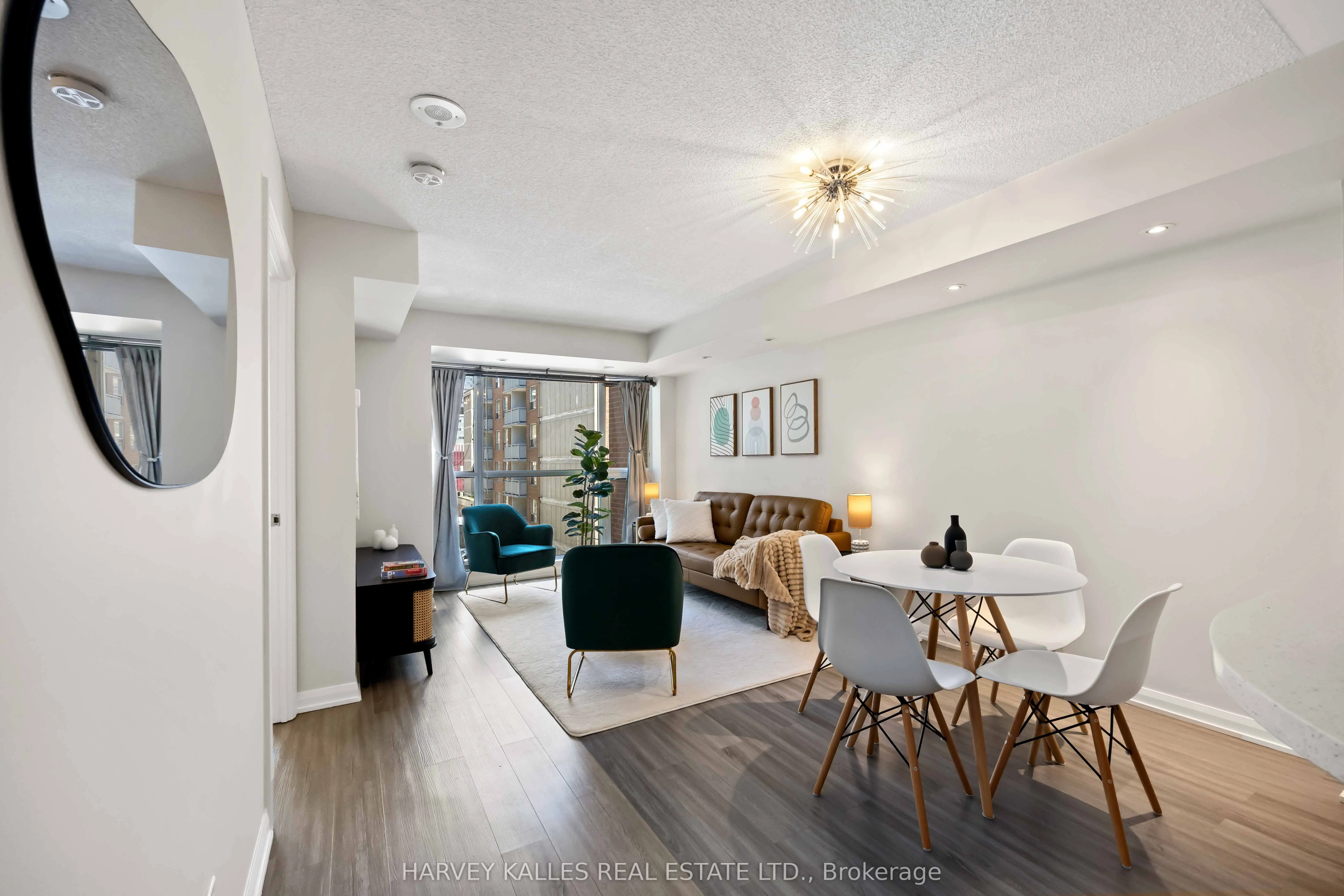 18 Beverley Street, #416