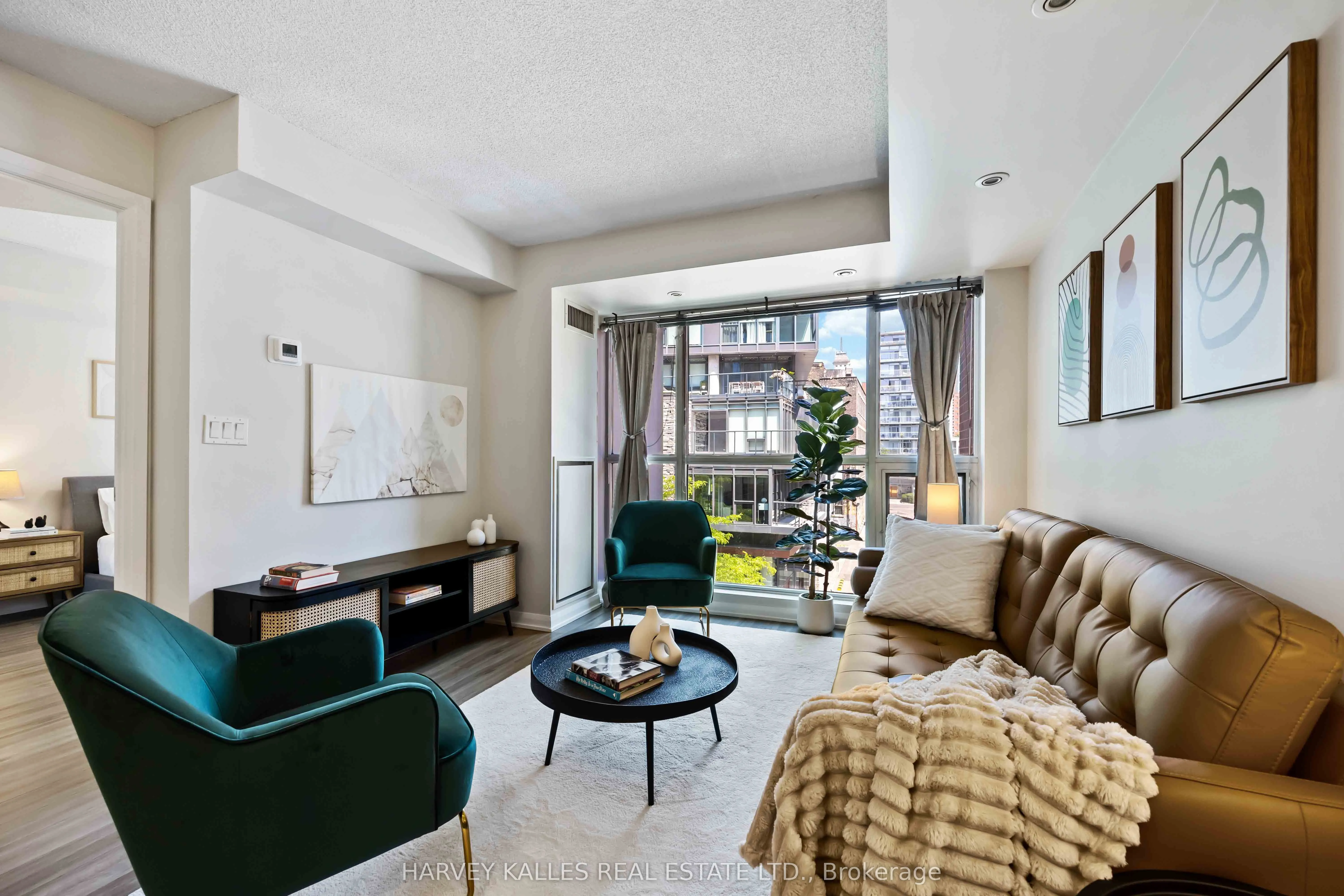 18 Beverley Street, #416