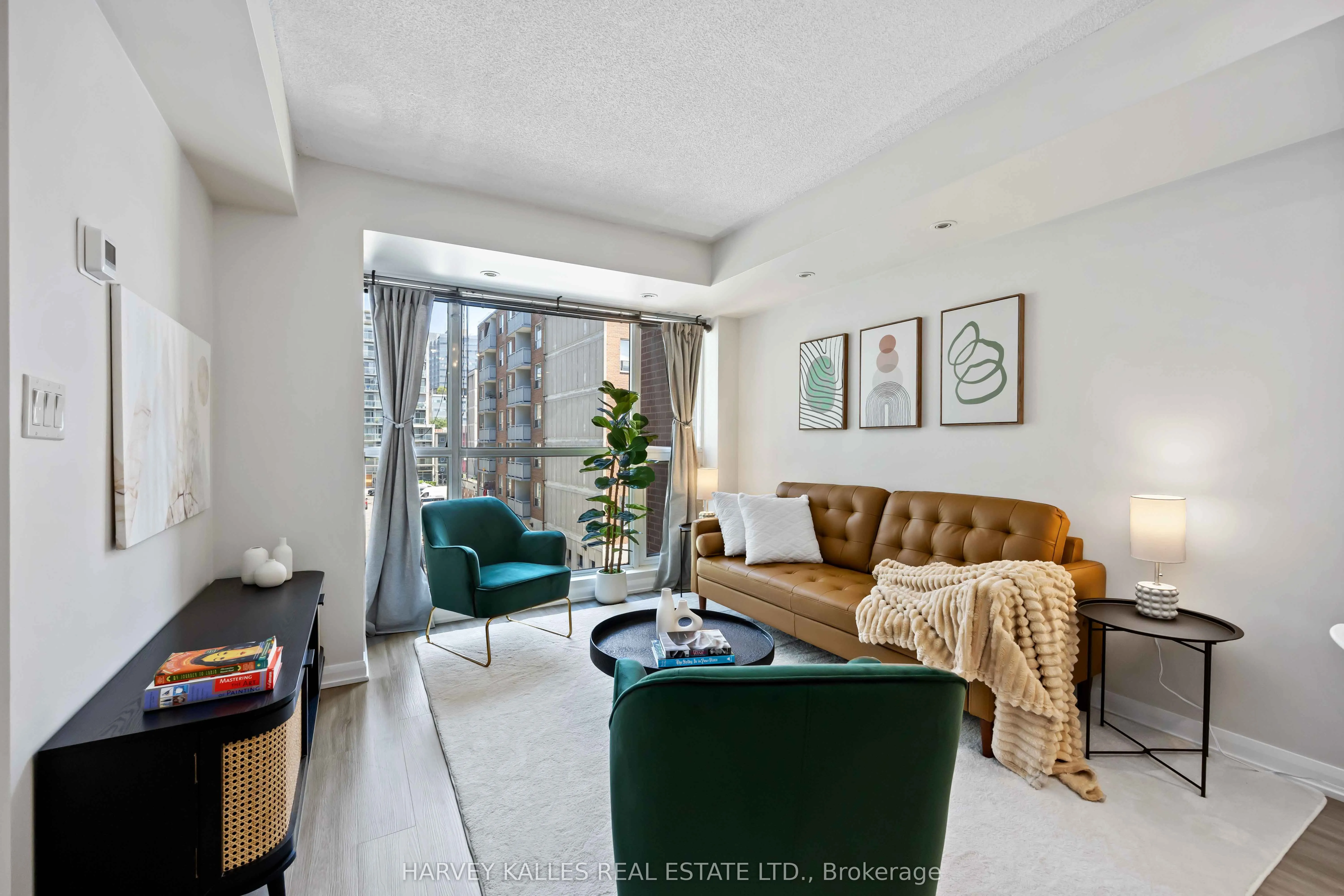 18 Beverley Street, #416