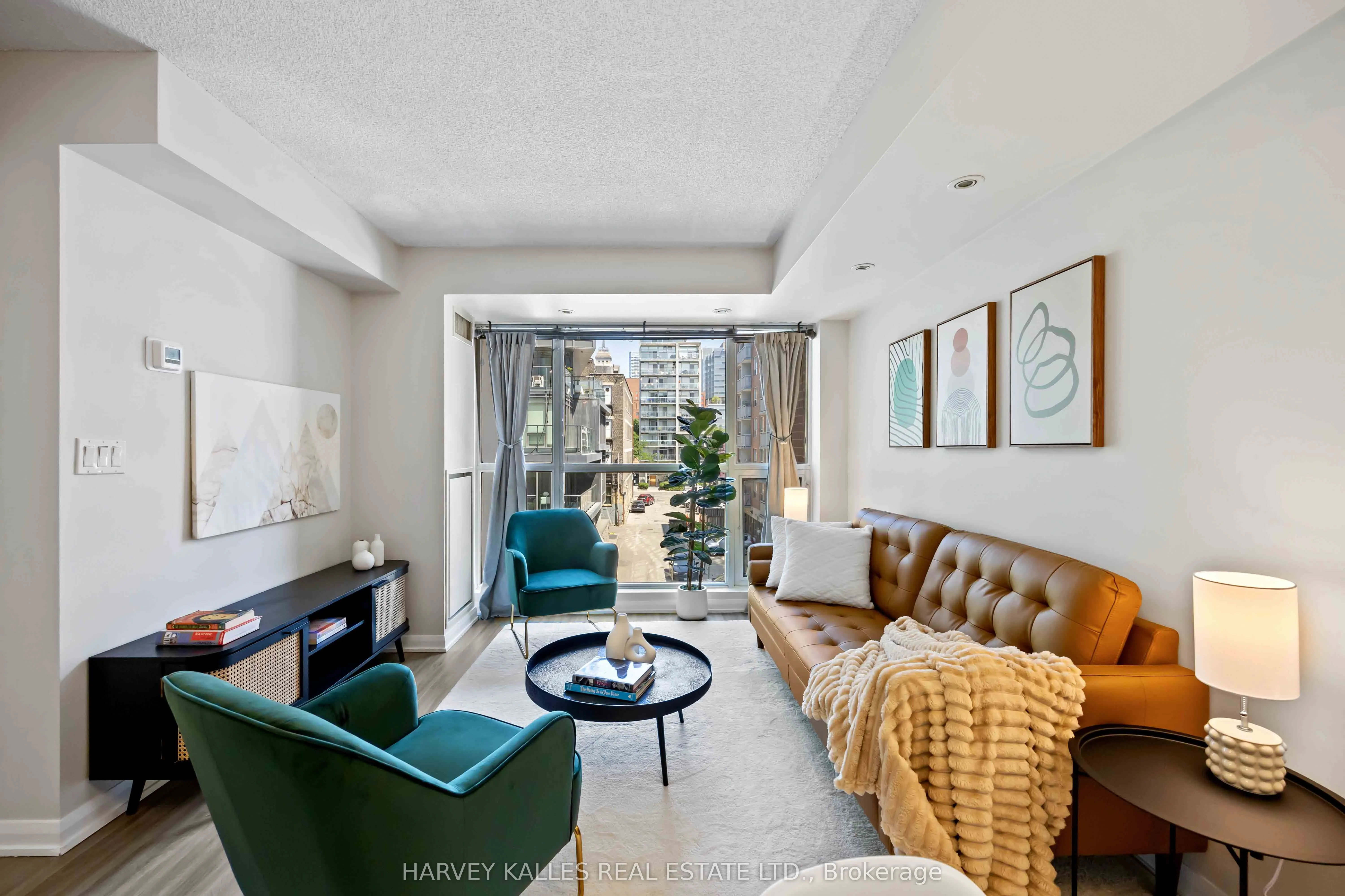 18 Beverley Street, #416