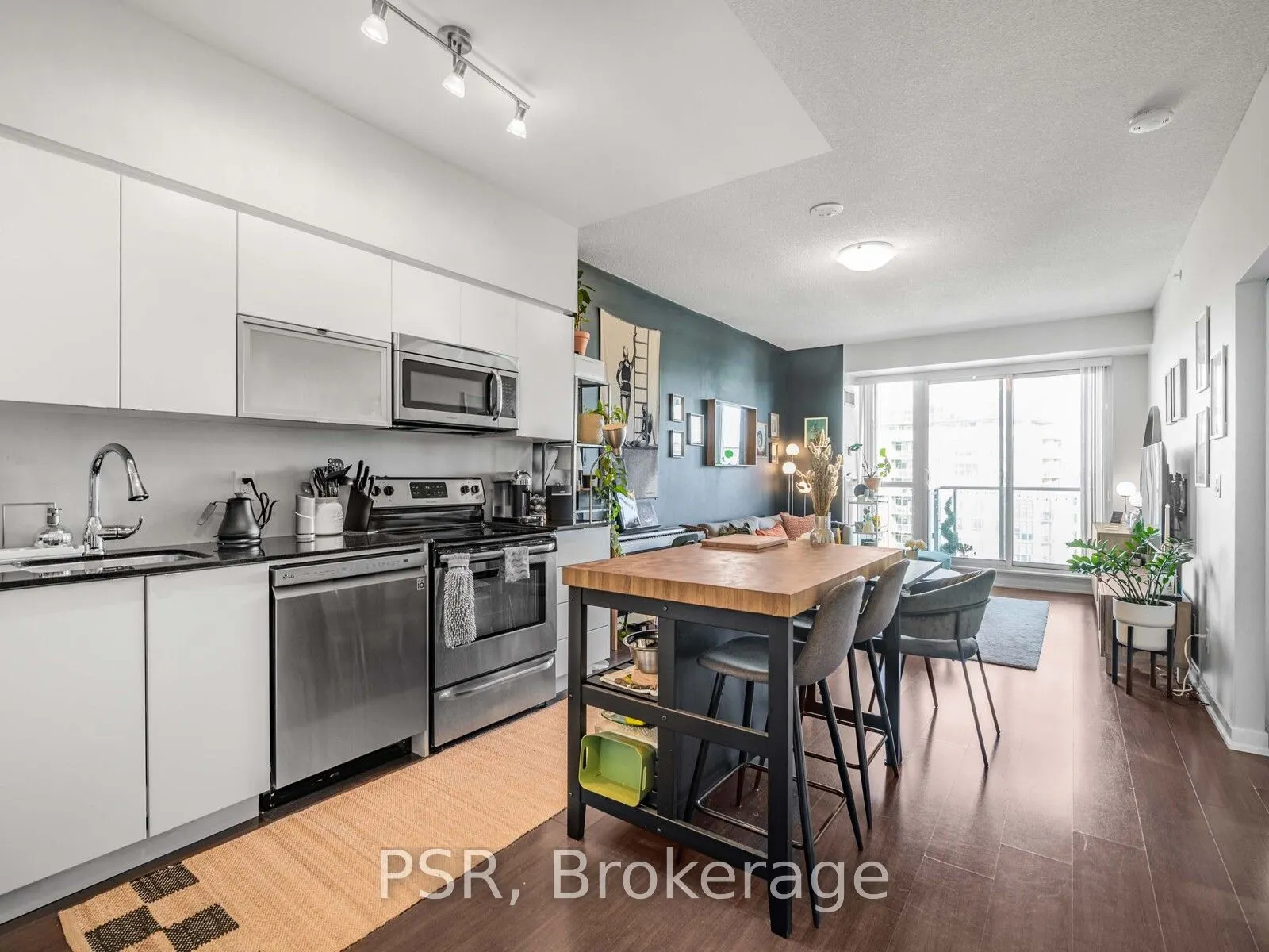 150 East Liberty Street, #2513