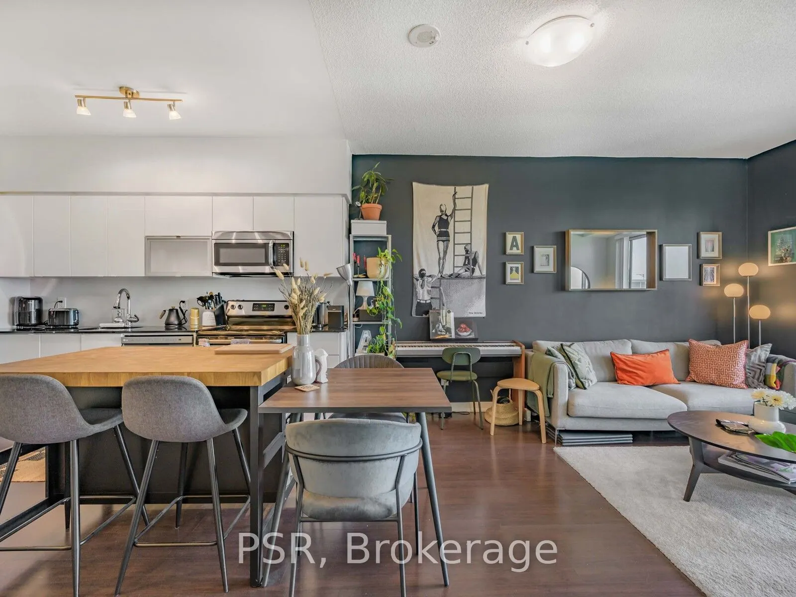 150 East Liberty Street, #2513