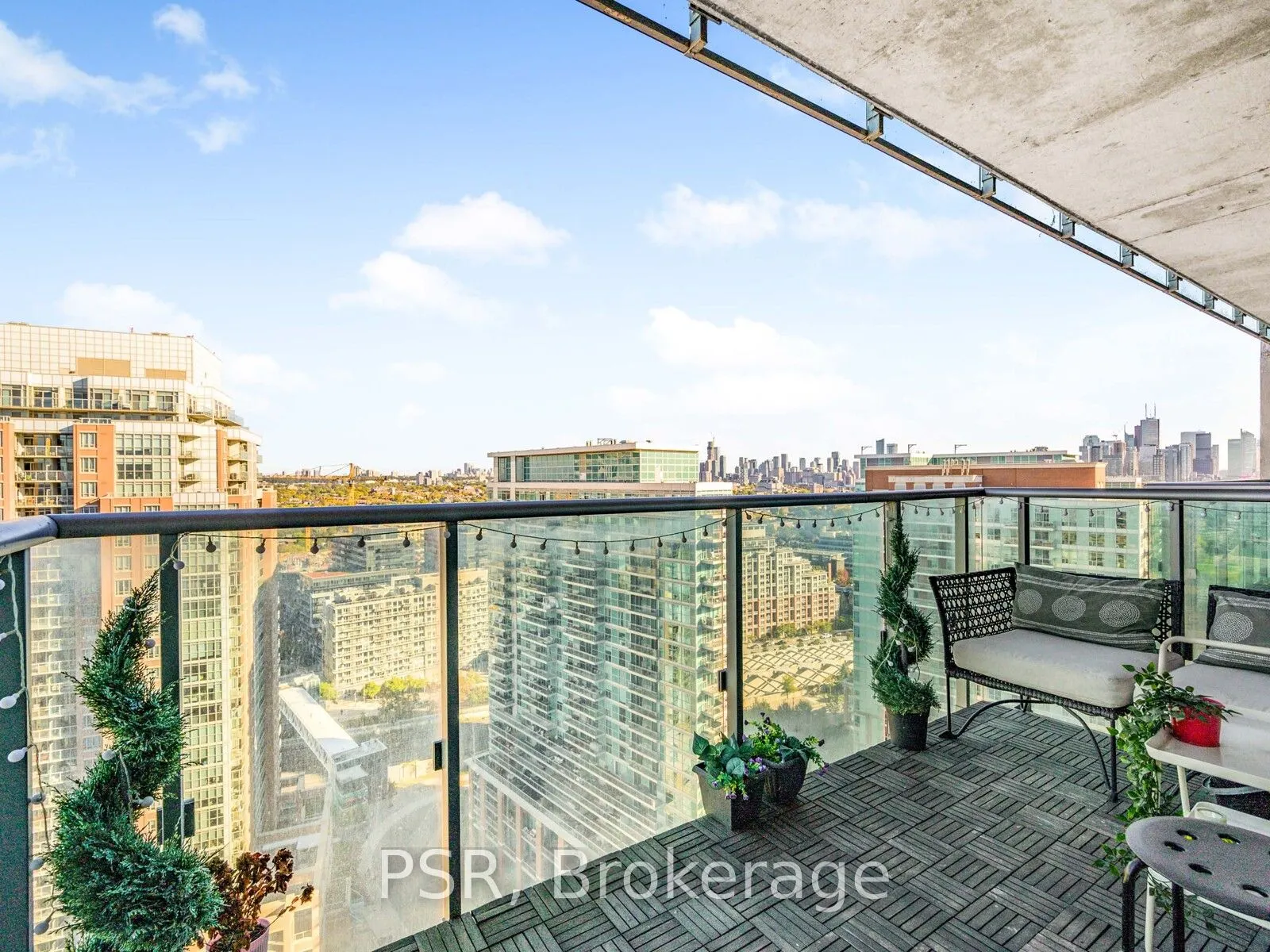 150 East Liberty Street, #2513