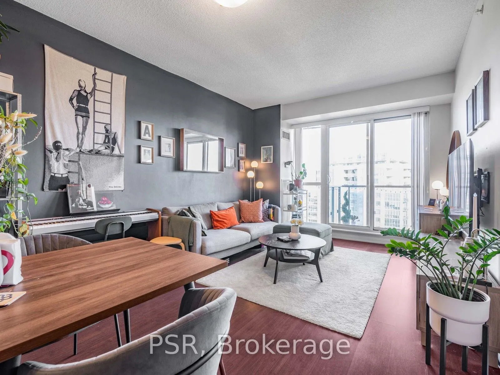 150 East Liberty Street, #2513