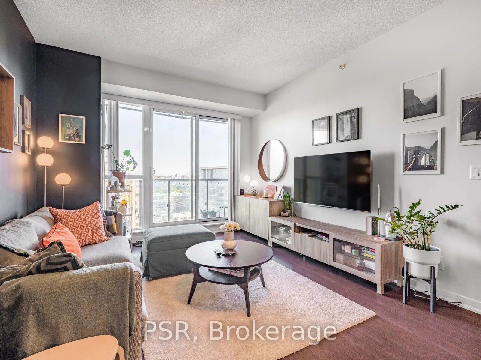 150 East Liberty Street, #2513