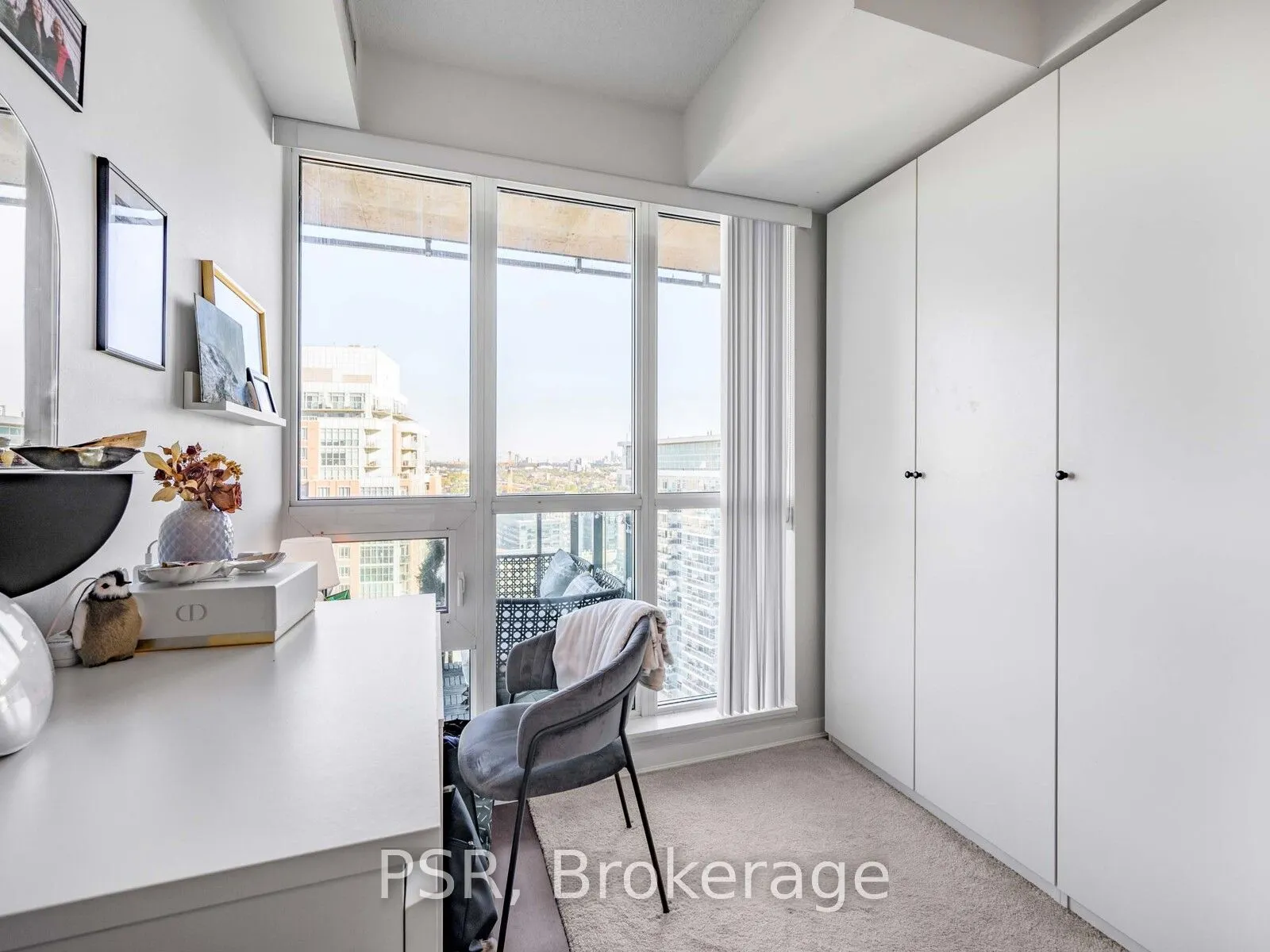 150 East Liberty Street, #2513