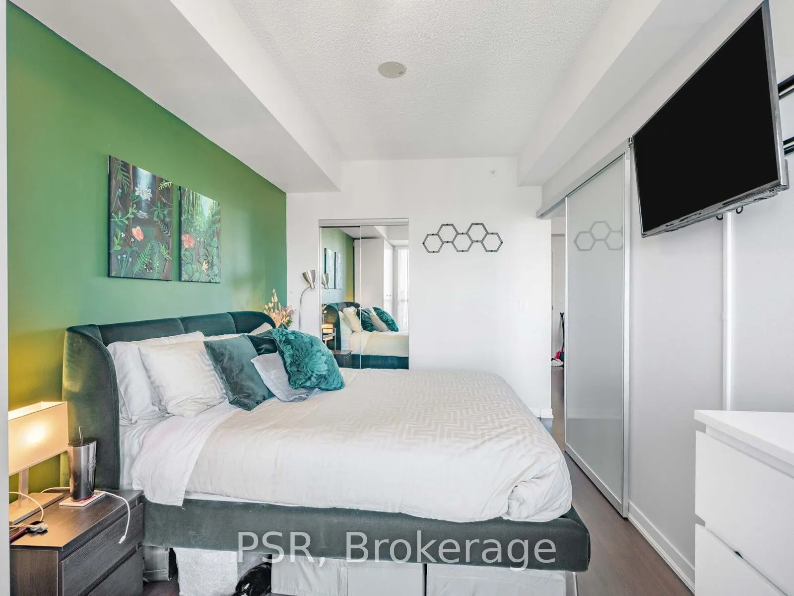 150 East Liberty Street, #2513