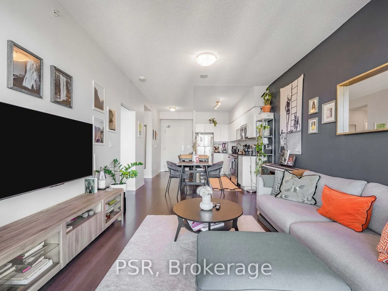 150 East Liberty Street, #2513