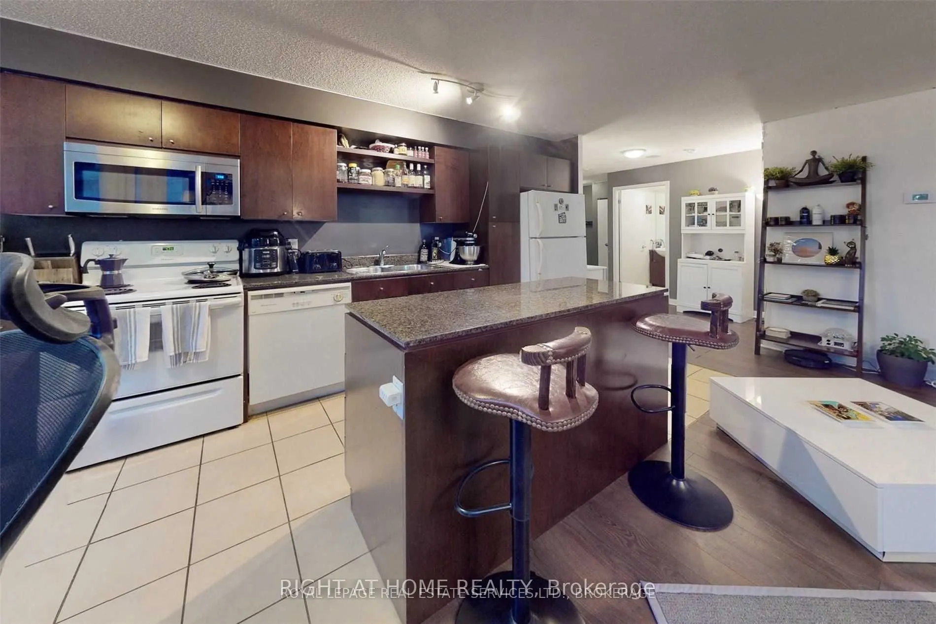 361 Front Street W, #1810