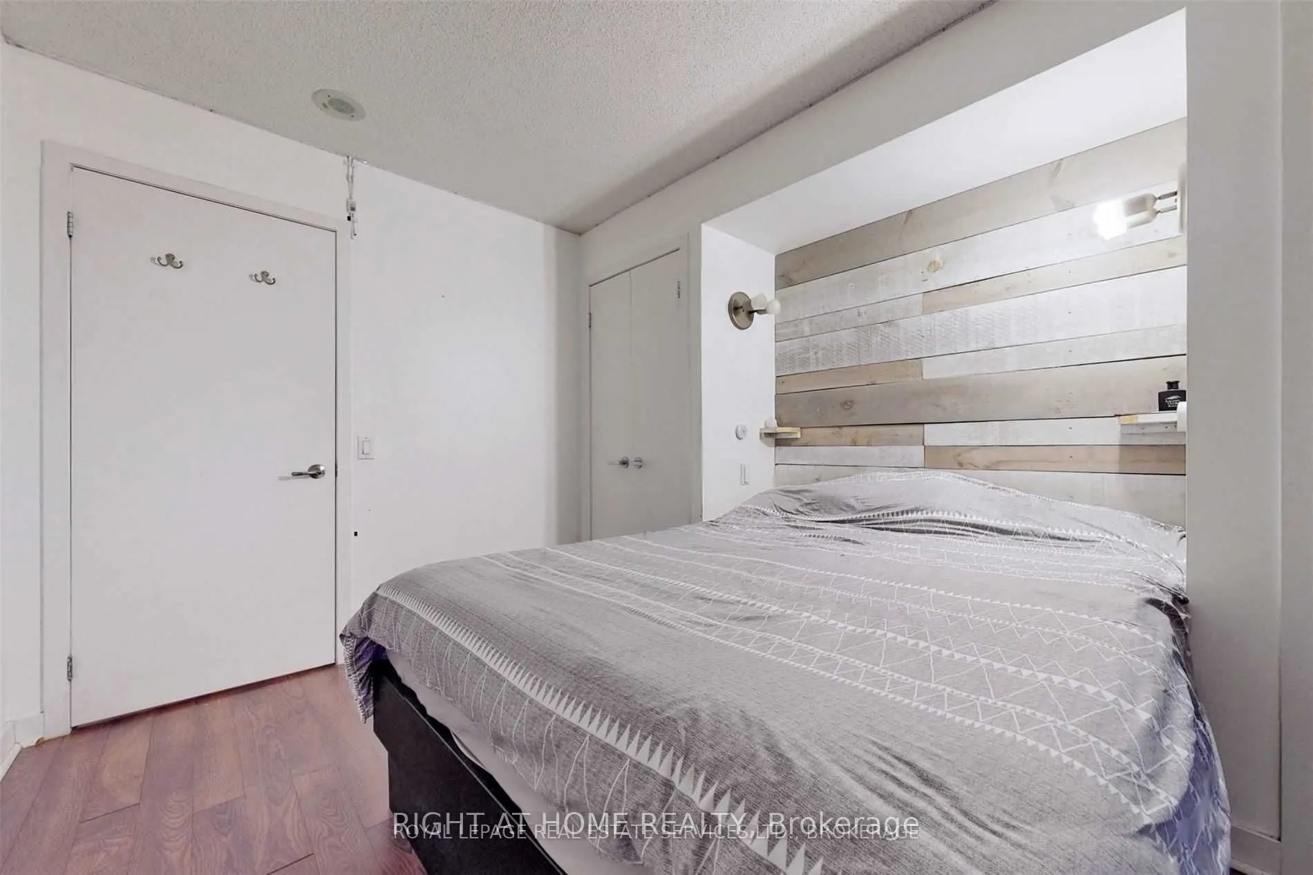 361 Front Street W, #1810