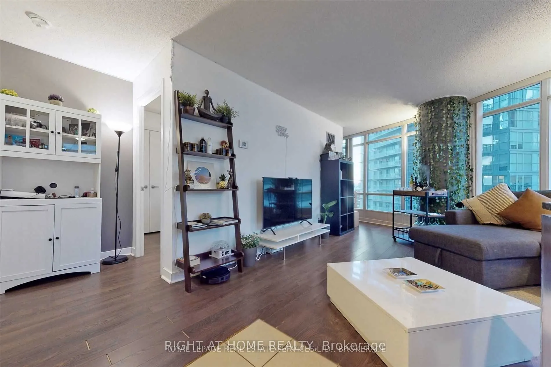 361 Front Street W, #1810