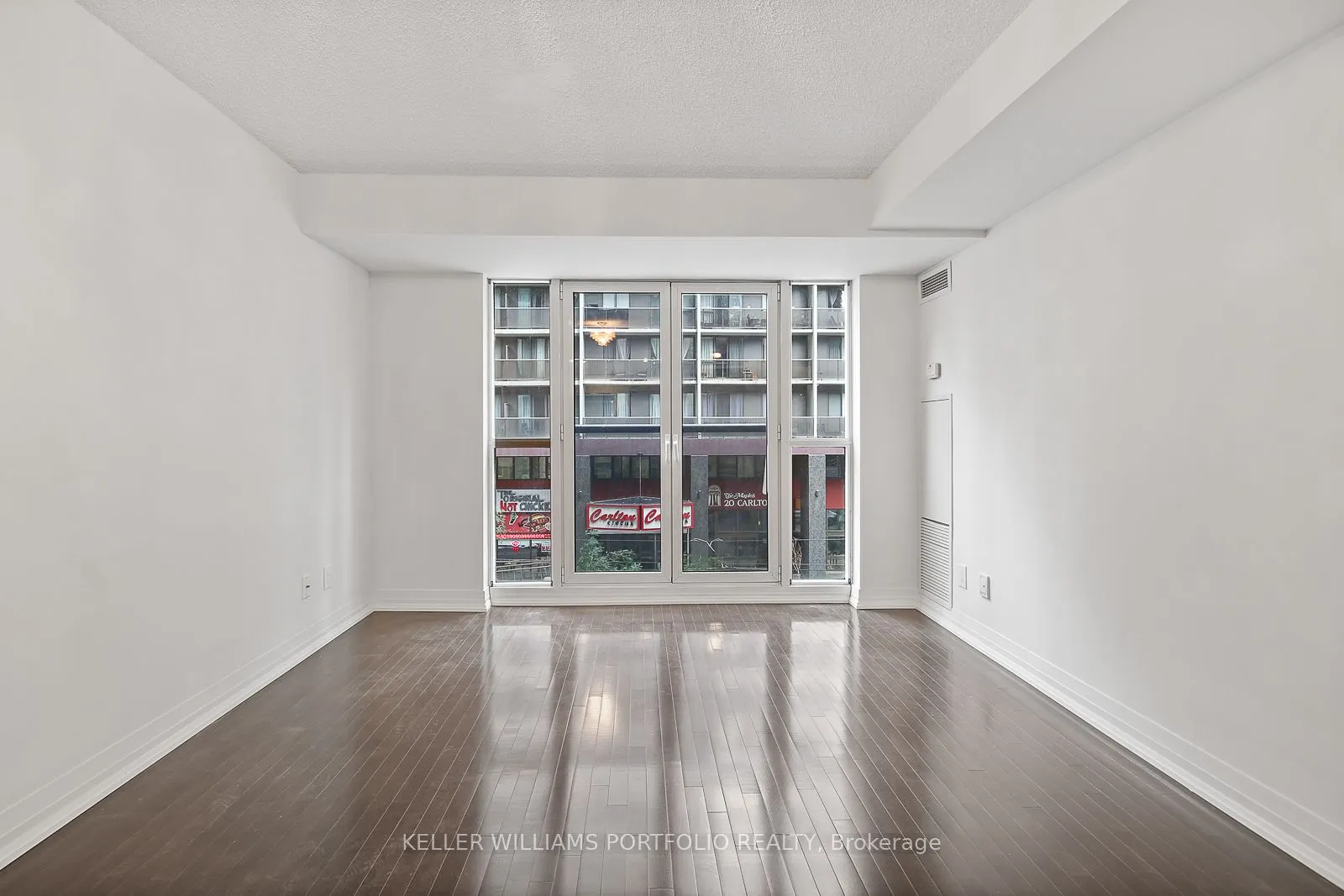 25 Carlton Street, #327