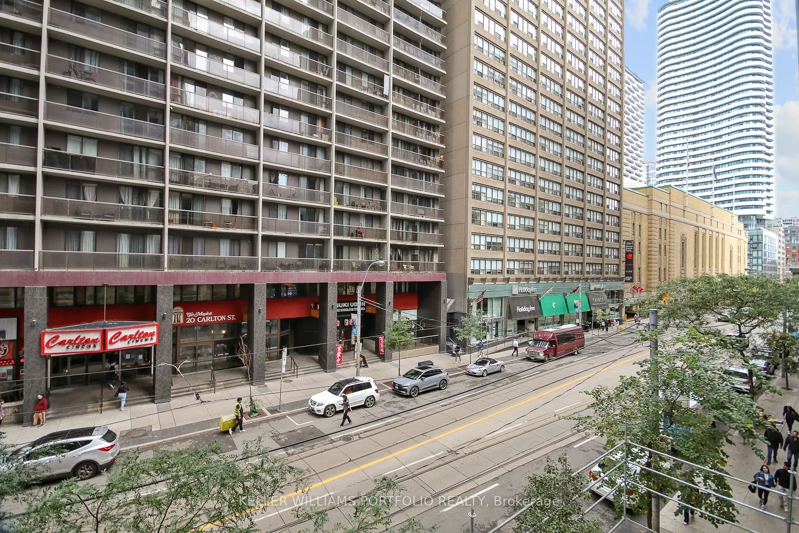 25 Carlton Street, #327