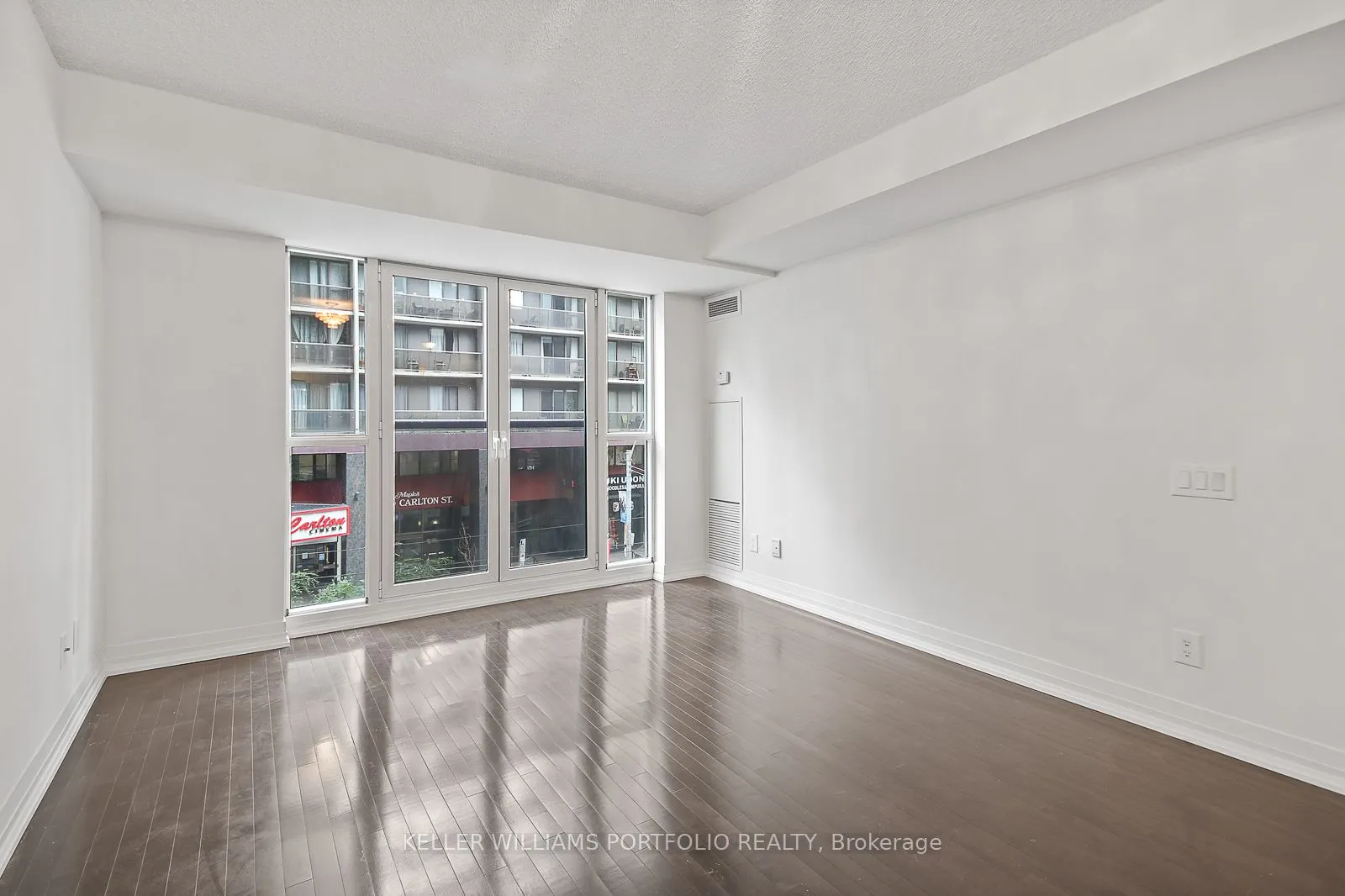 25 Carlton Street, #327