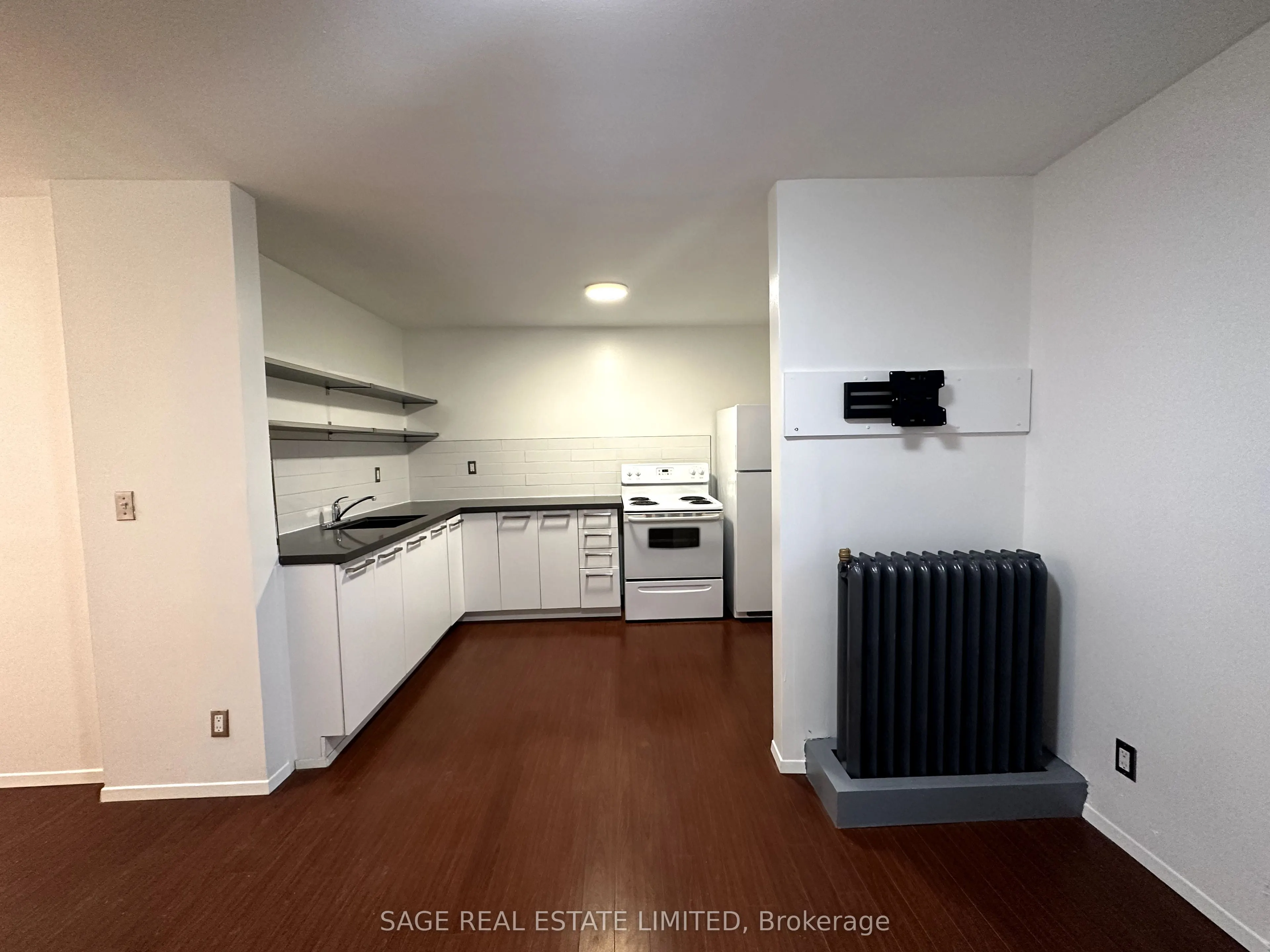 1130 Queen Street W, #3