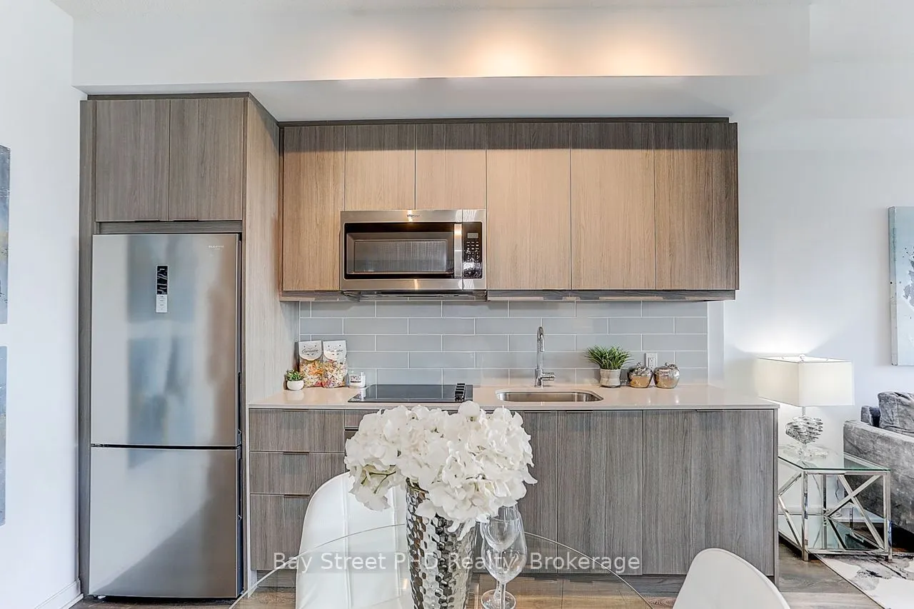 38 Forest Manor Road, #1205