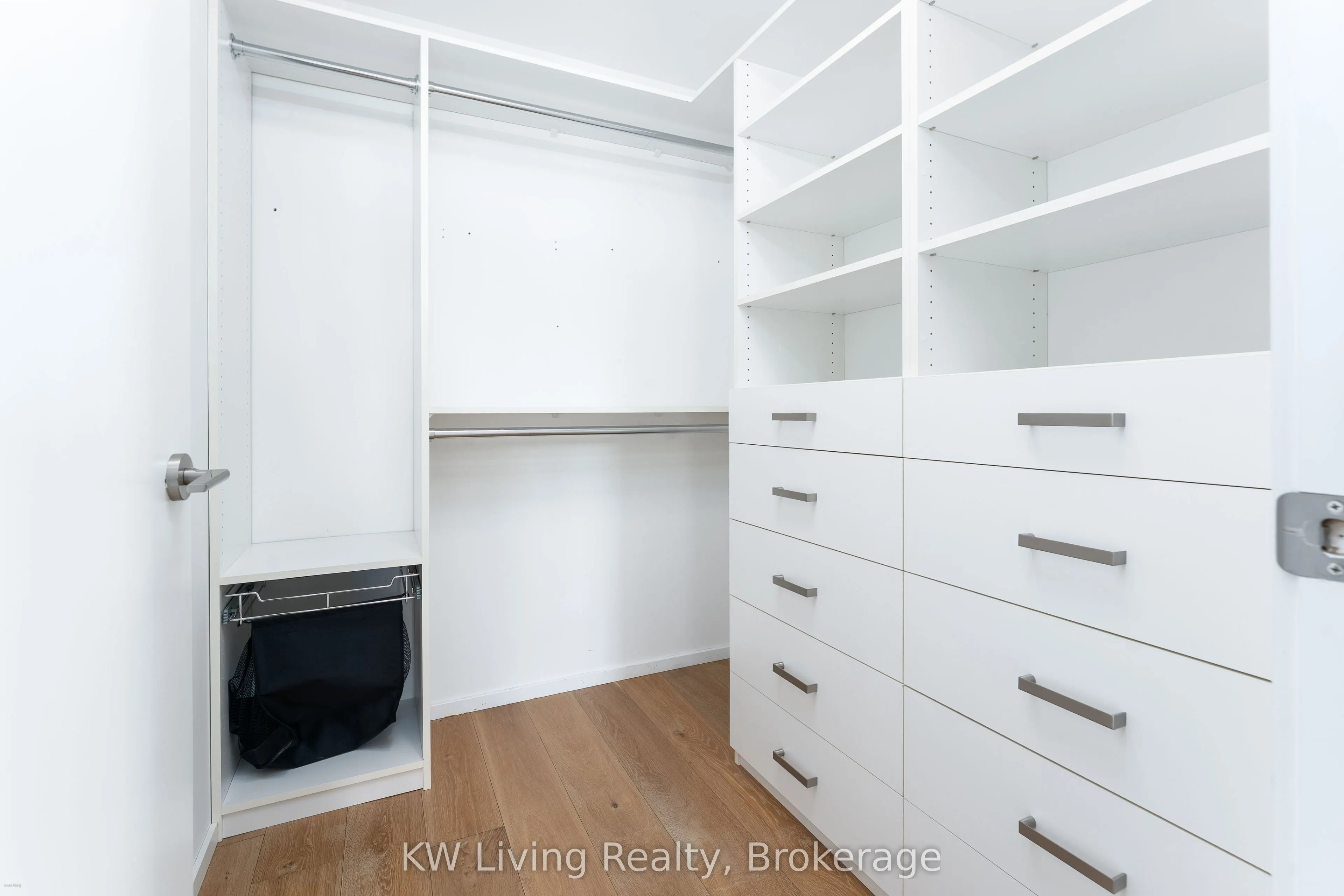 8 Charlotte Street, #2103