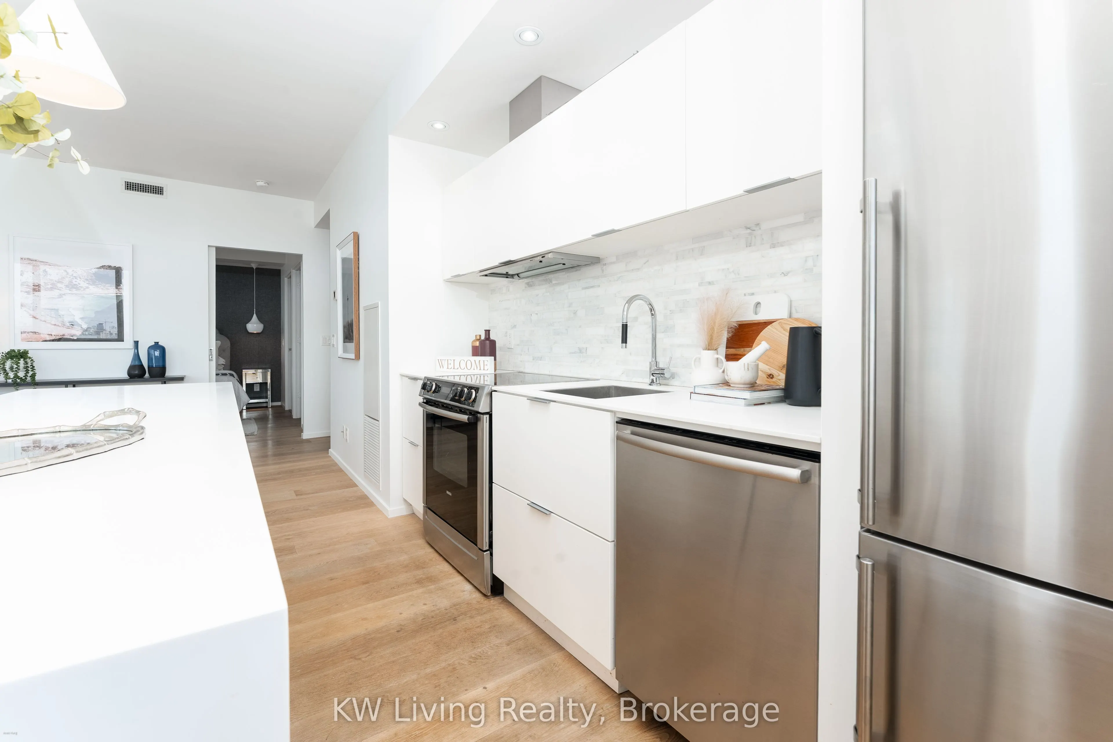 8 Charlotte Street, #2103