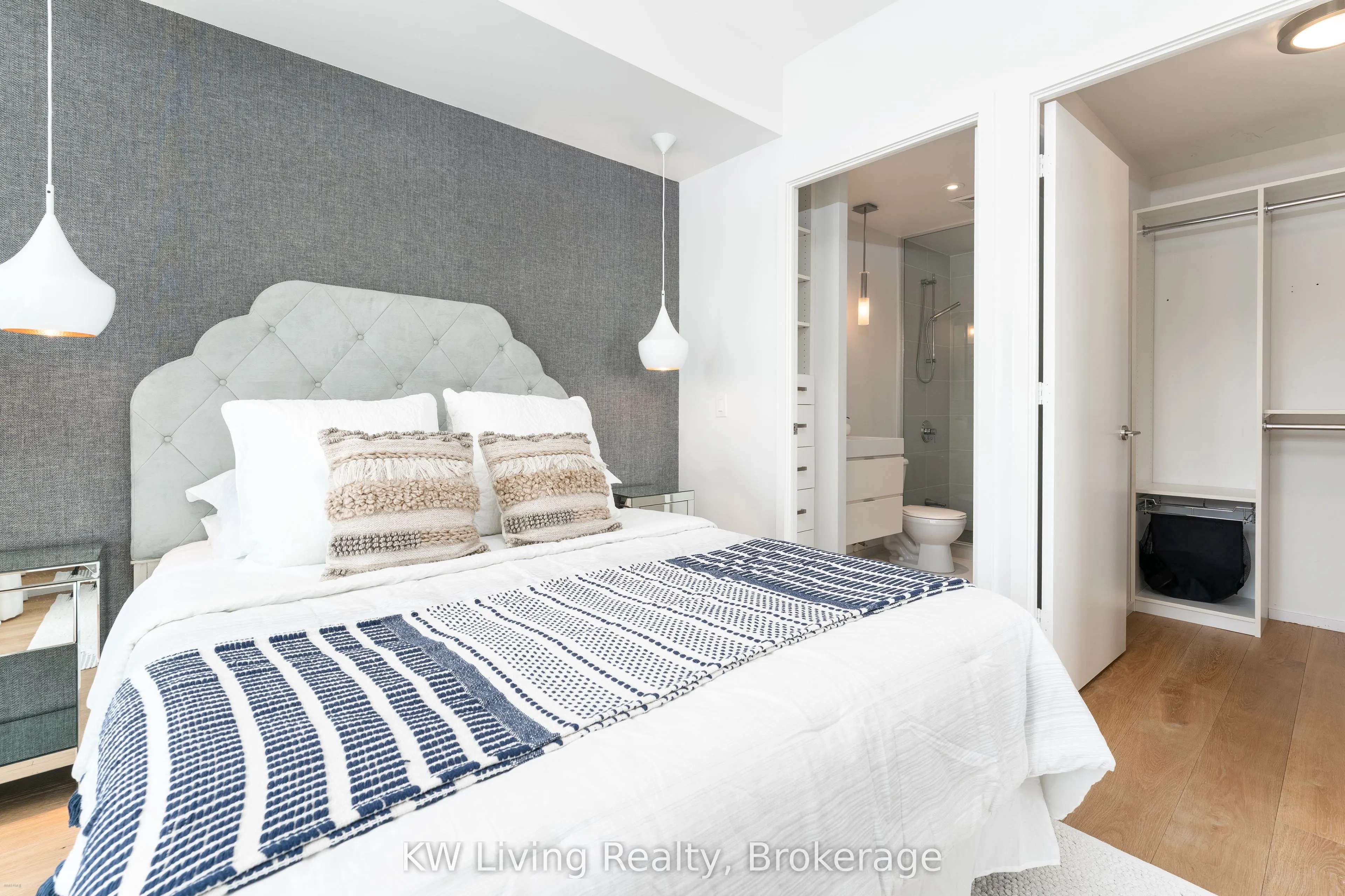 8 Charlotte Street, #2103
