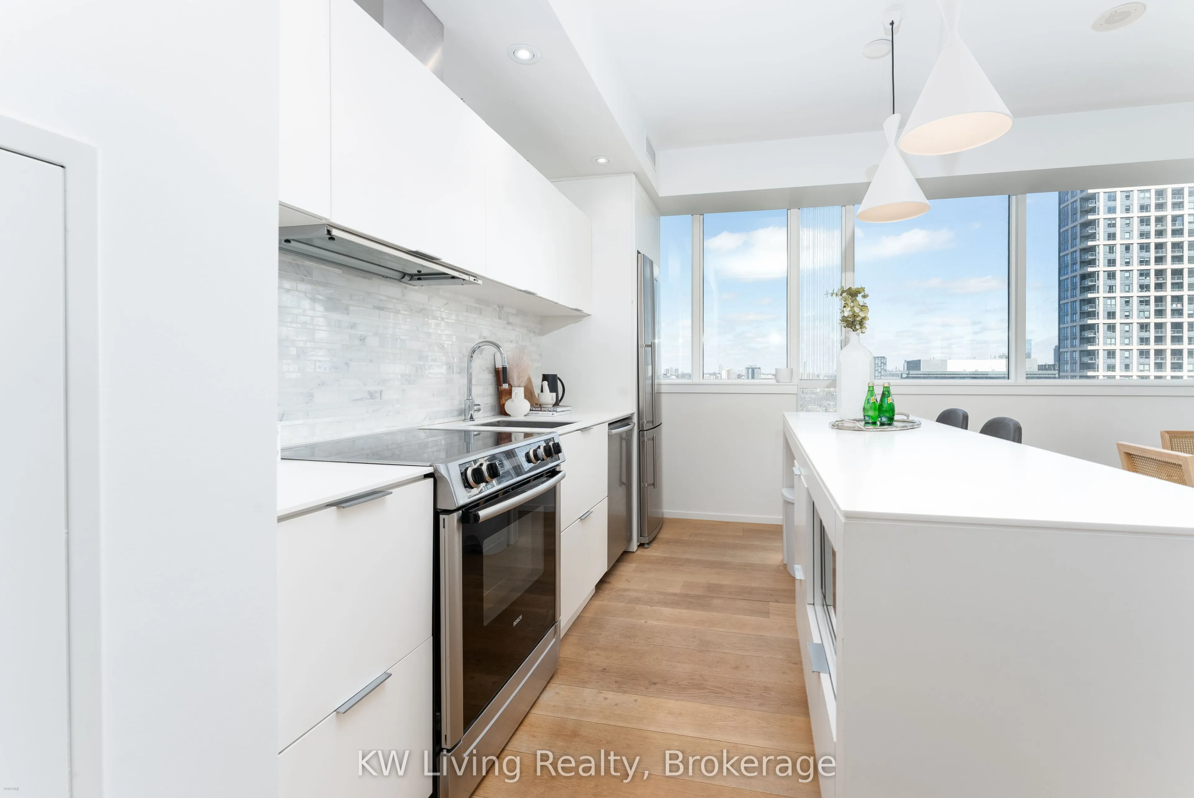 8 Charlotte Street, #2103